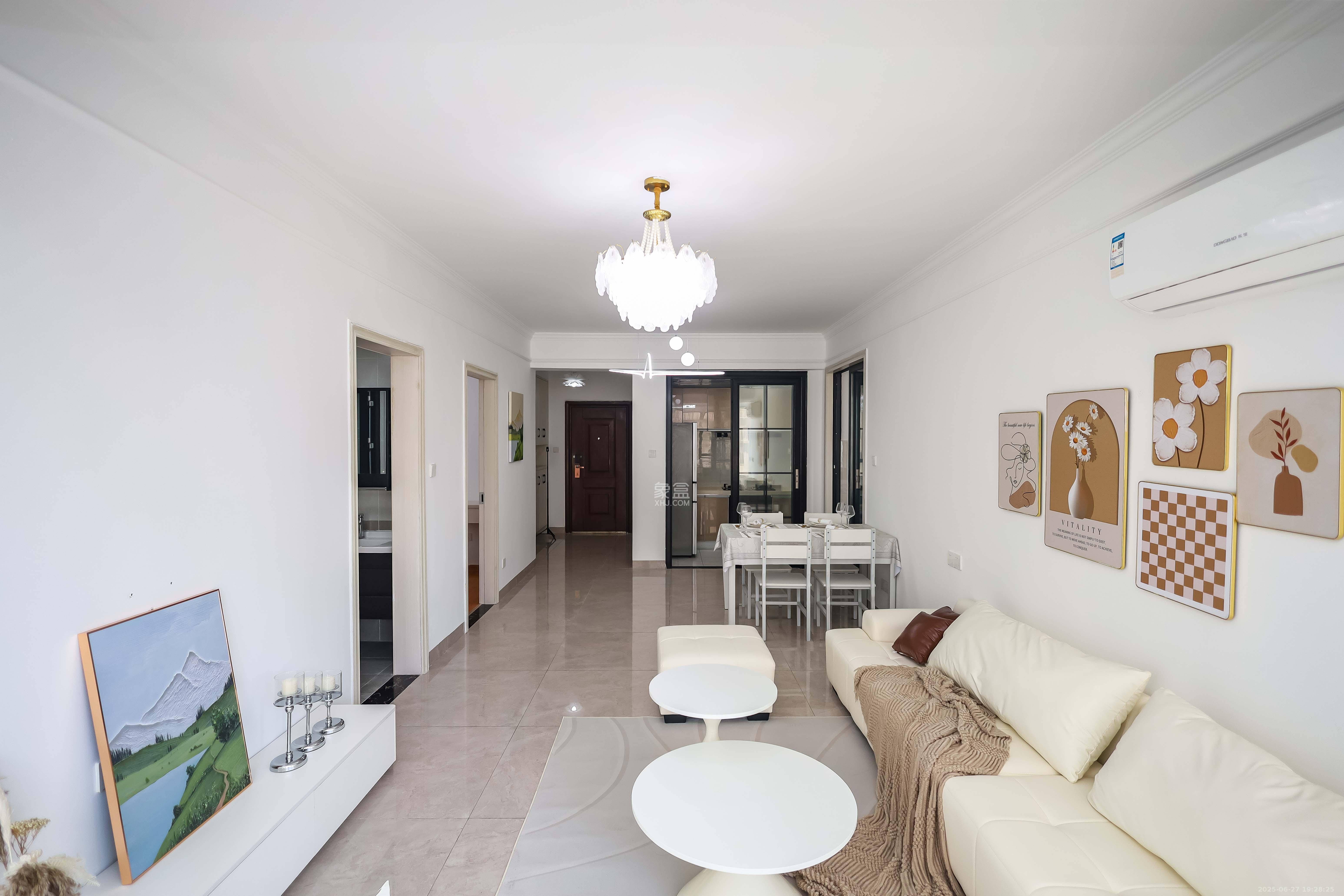 长房云时代  3室2厅1卫    82.0万 长房云时代  3室2厅1卫    82.0万客厅