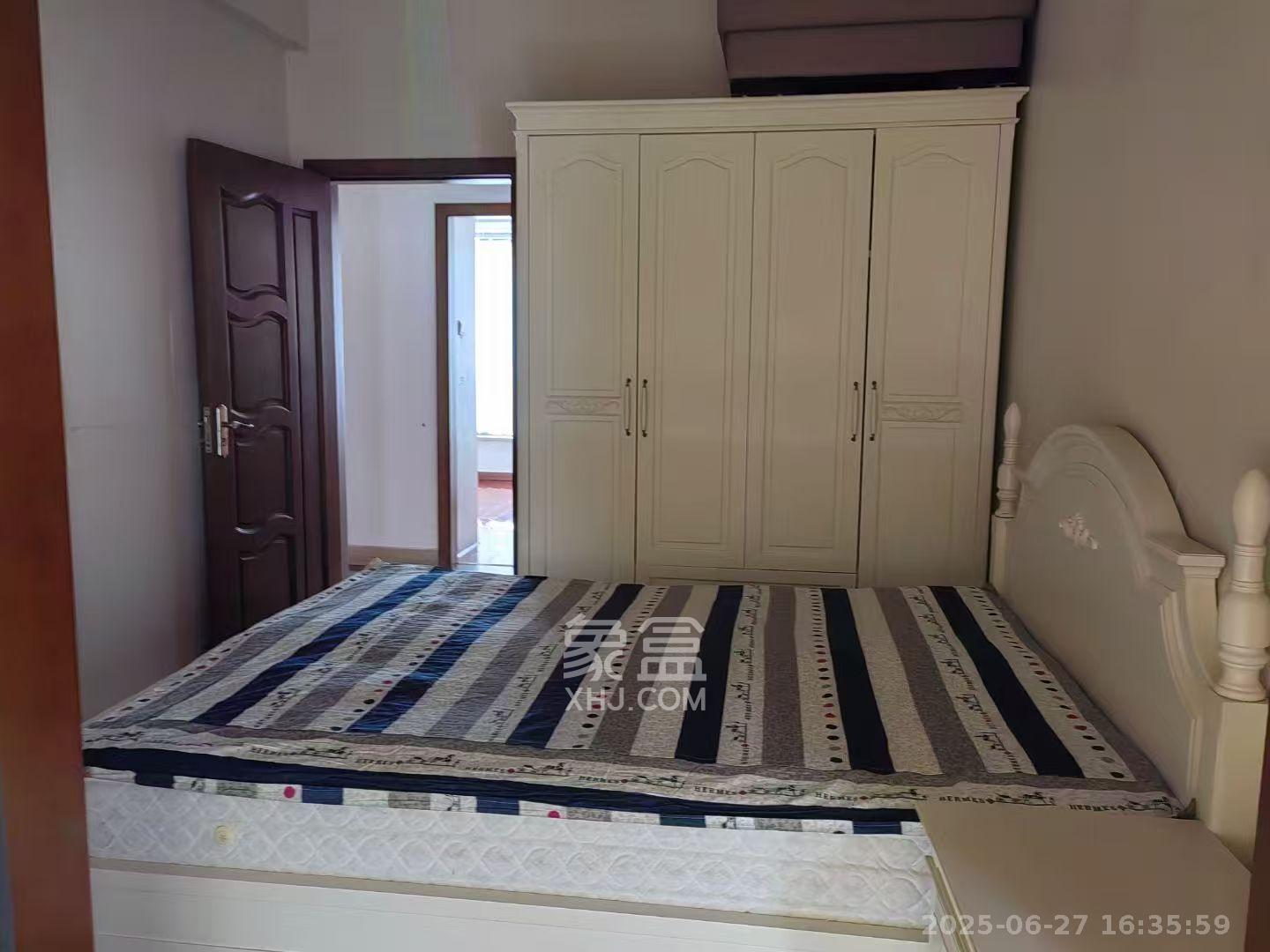 恒基凯旋门一二期  3室2厅1卫    2500.0元/月室内图