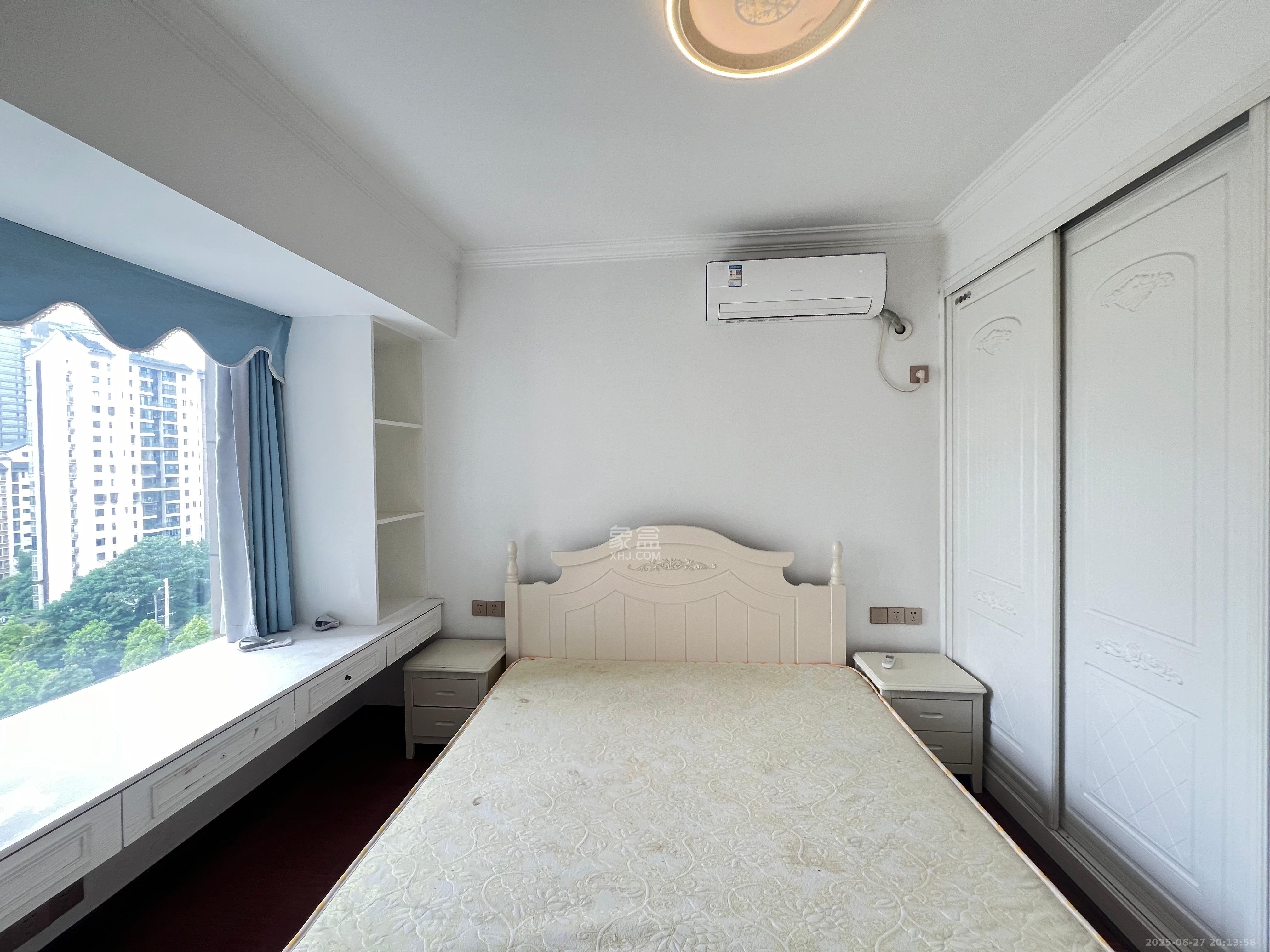 嘉宇盛世华章 4室2厅2卫 3300.0元/月 嘉宇盛世华章 4室2厅2卫 3300.0元/月室内图