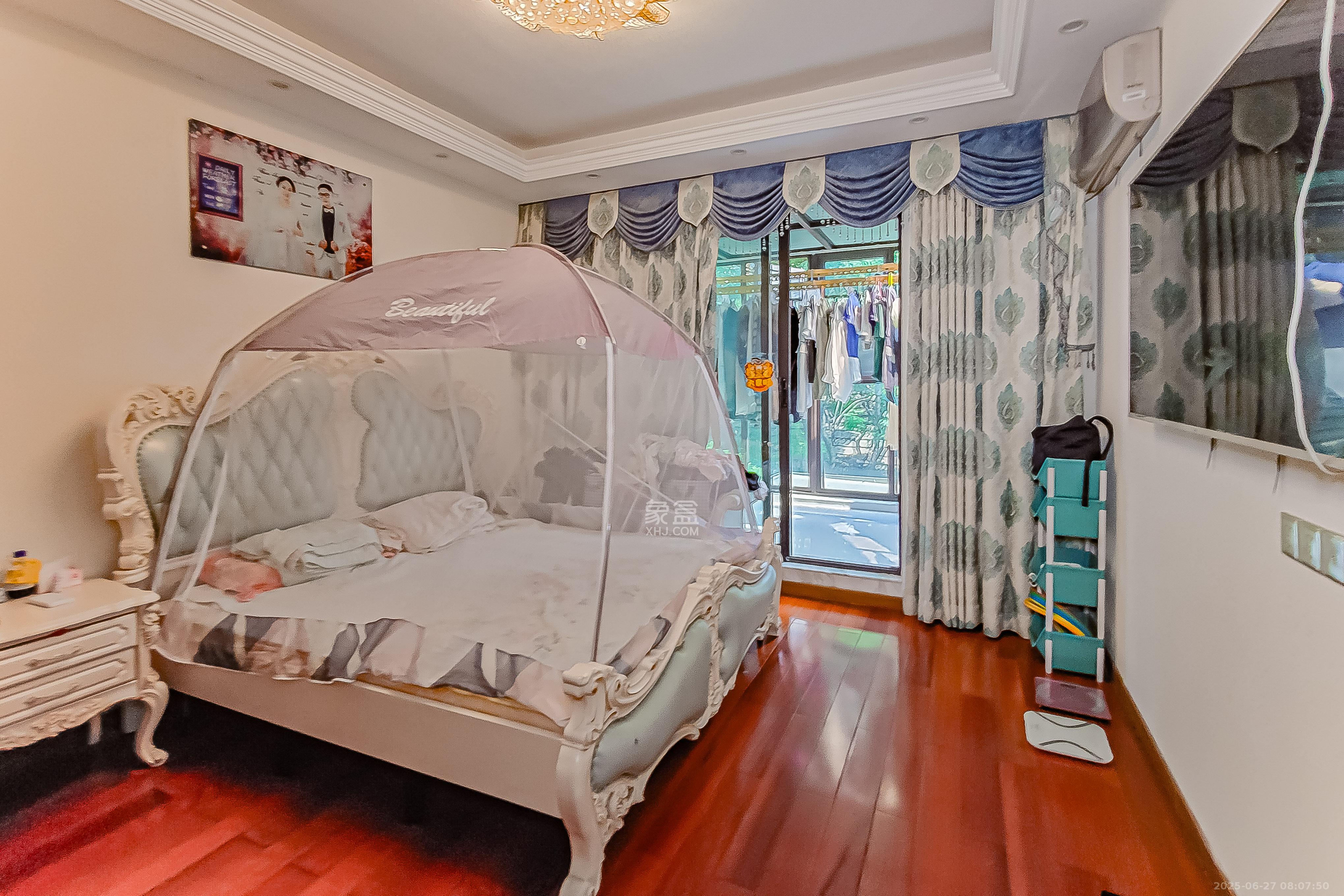 星湖湾一期洋房  4室2厅2卫    157.8万卧室