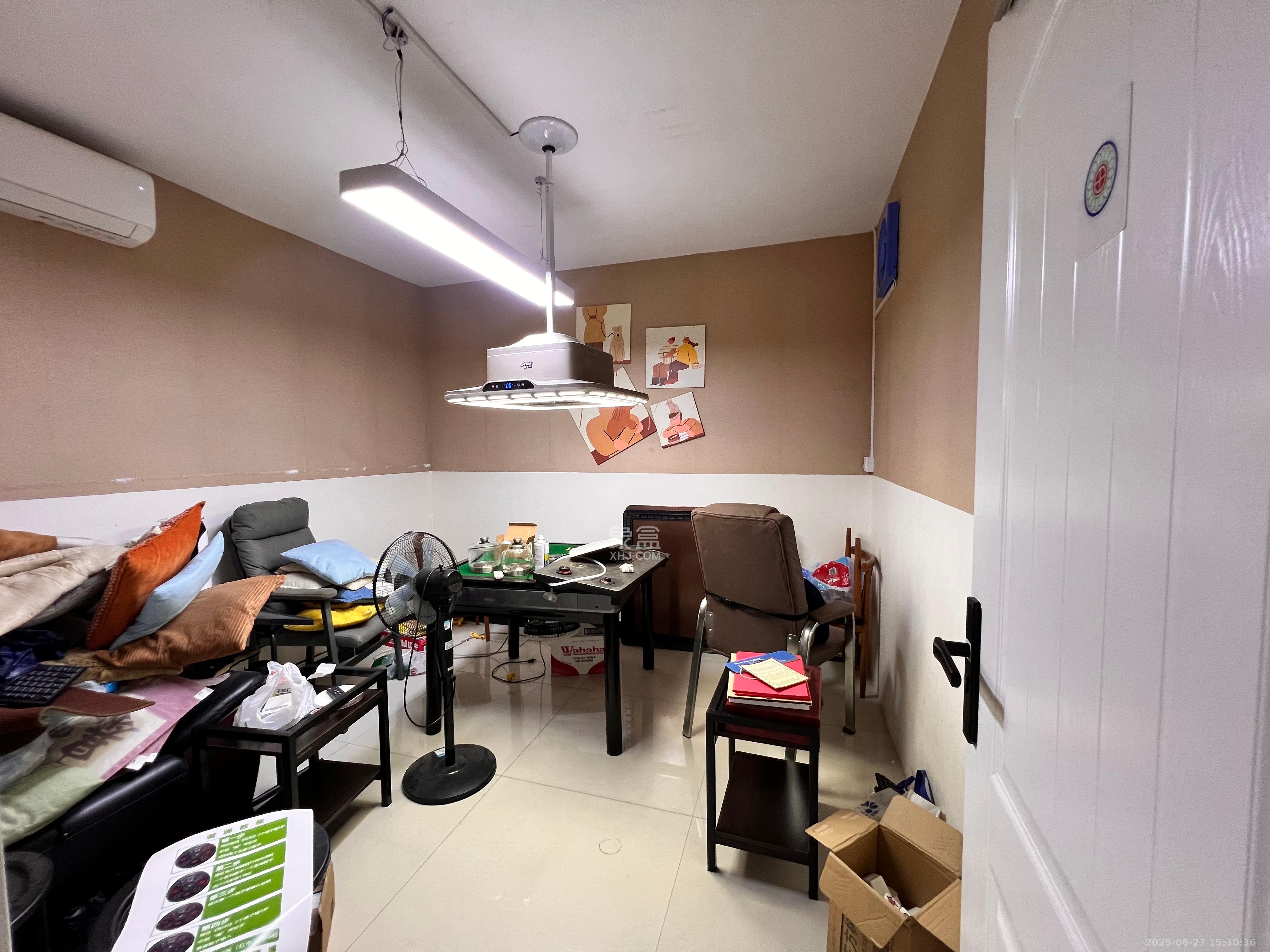 高桥现代商贸城  3室1厅1卫    3000.0元/月室内图