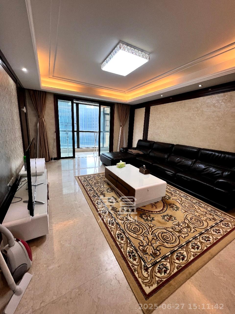 运达中央广场一、二期  3室2厅2卫    10000.0元/月 运达中央广场一、二期  3室2厅2卫    10000.0元/月室内图