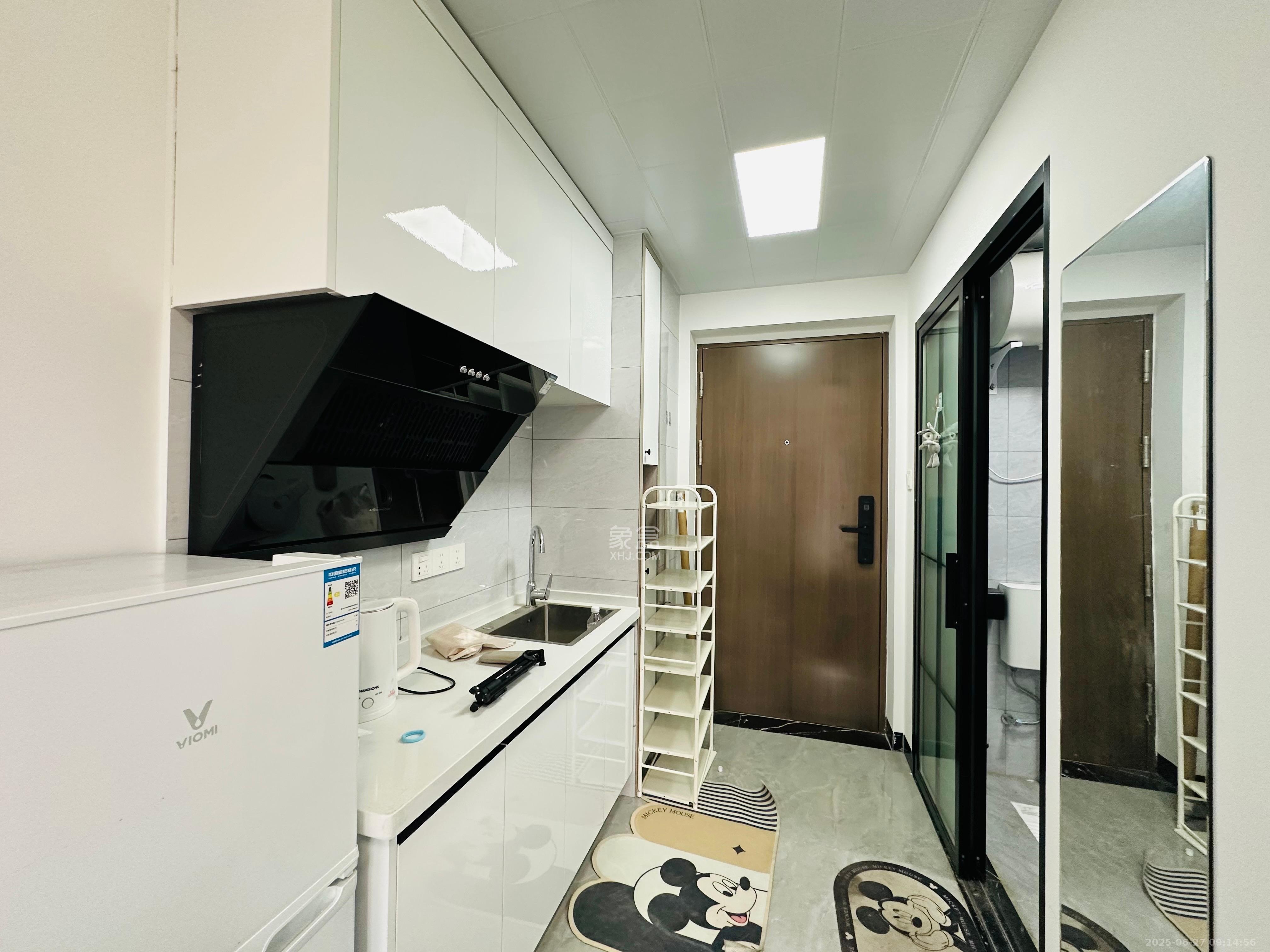 龙湖铂金岛 1室1厅1卫 1600.0元/月 龙湖铂金岛 1室1厅1卫 1600.0元/月室内图