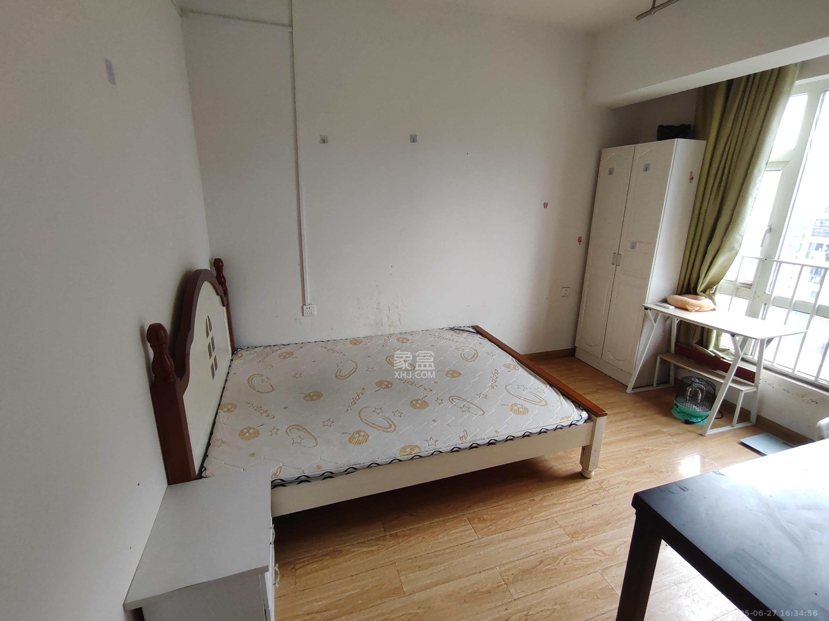 米兰春天 1室2厅1卫 800.0元/月 米兰春天 1室2厅1卫 800.0元/月室内图