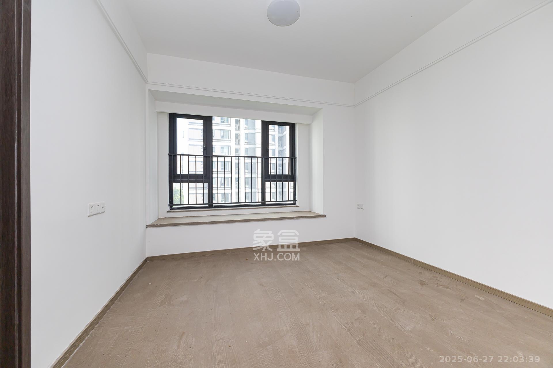 越秀湘江星汇城三期 4室2厅2卫 162.0万 越秀湘江星汇城三期 4室2厅2卫 162.0万卧室