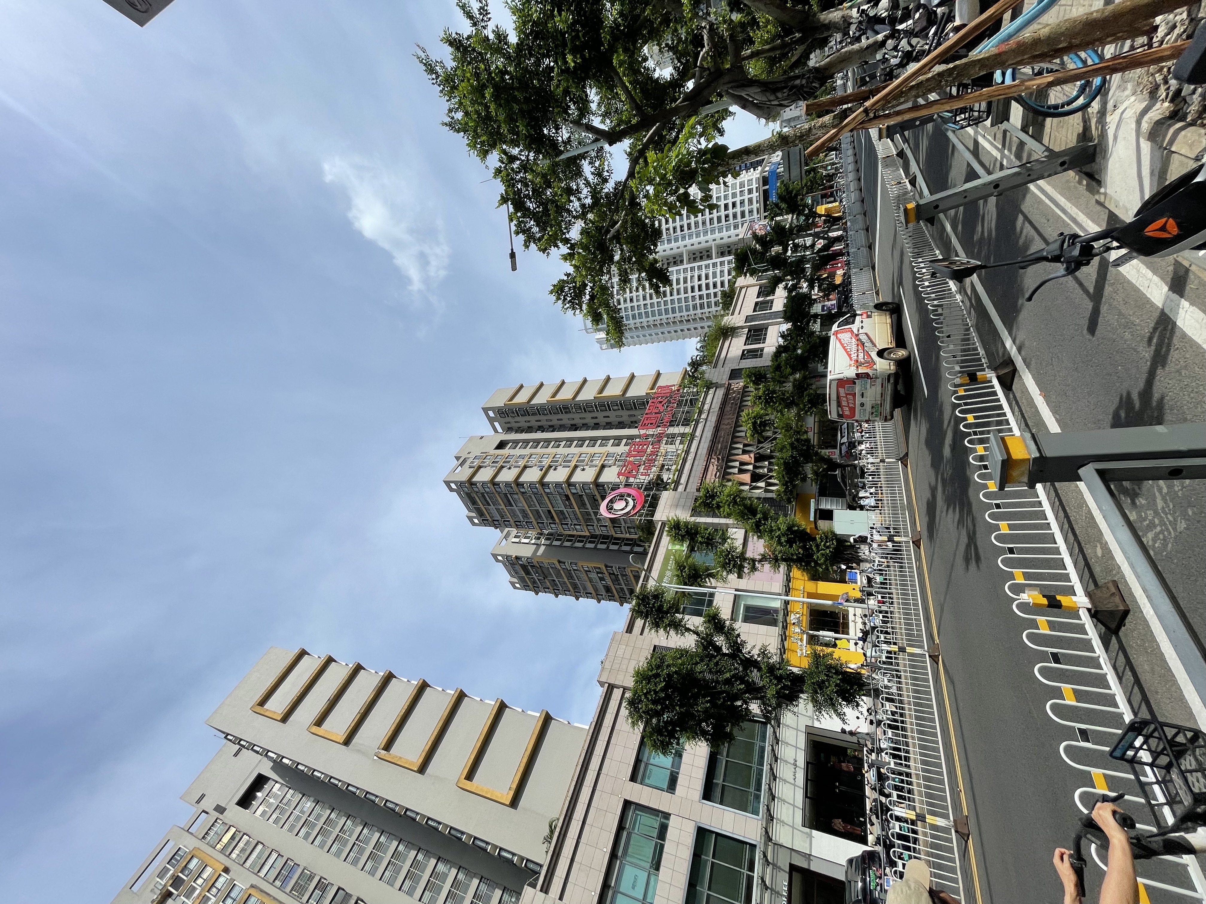 国贸经典  1室2厅1卫   1300.00元/月室内图