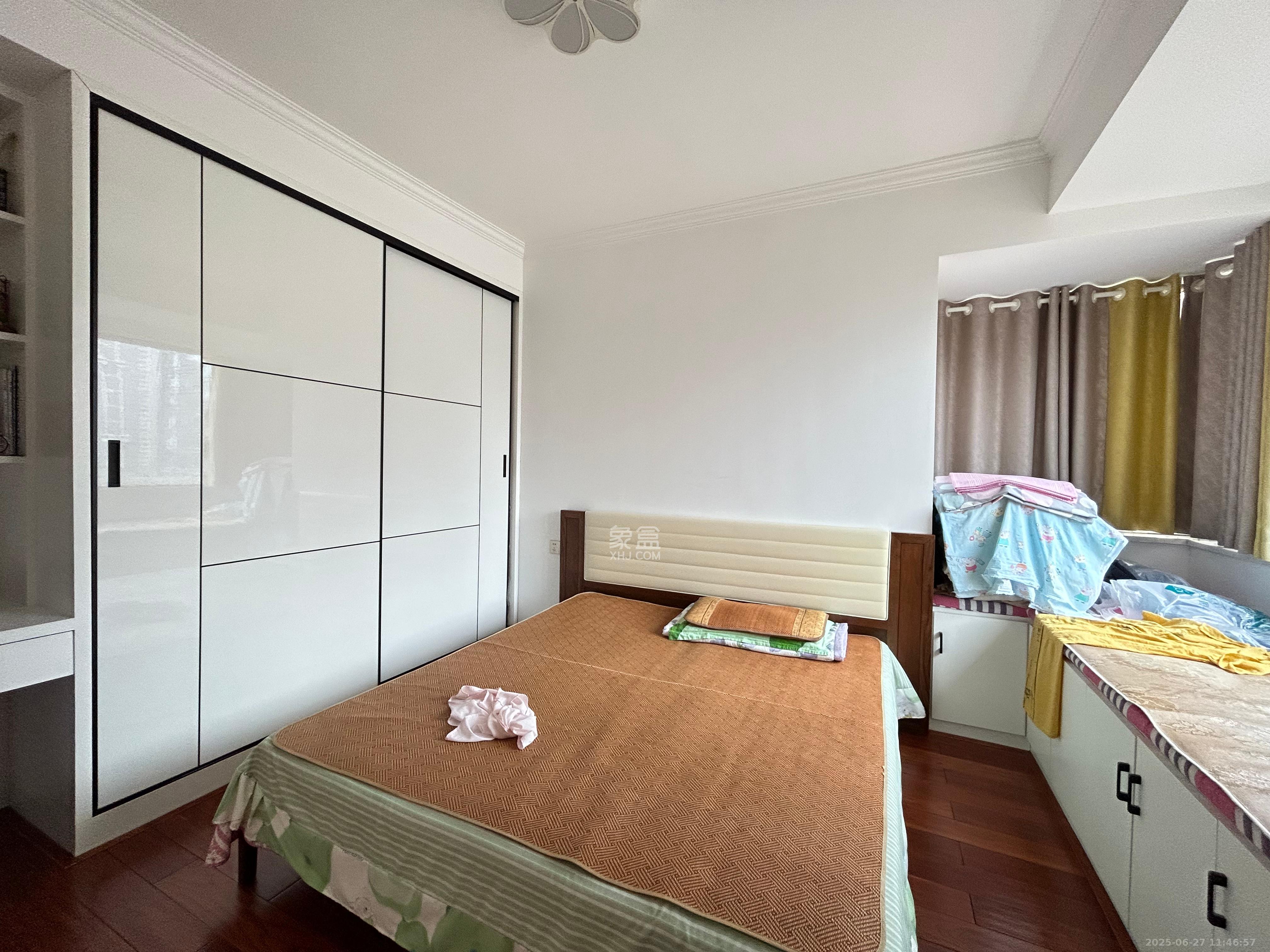 世茂铂翠湾二期 3室2厅1卫 3000.0元/月 世茂铂翠湾二期 3室2厅1卫 3000.0元/月室内图