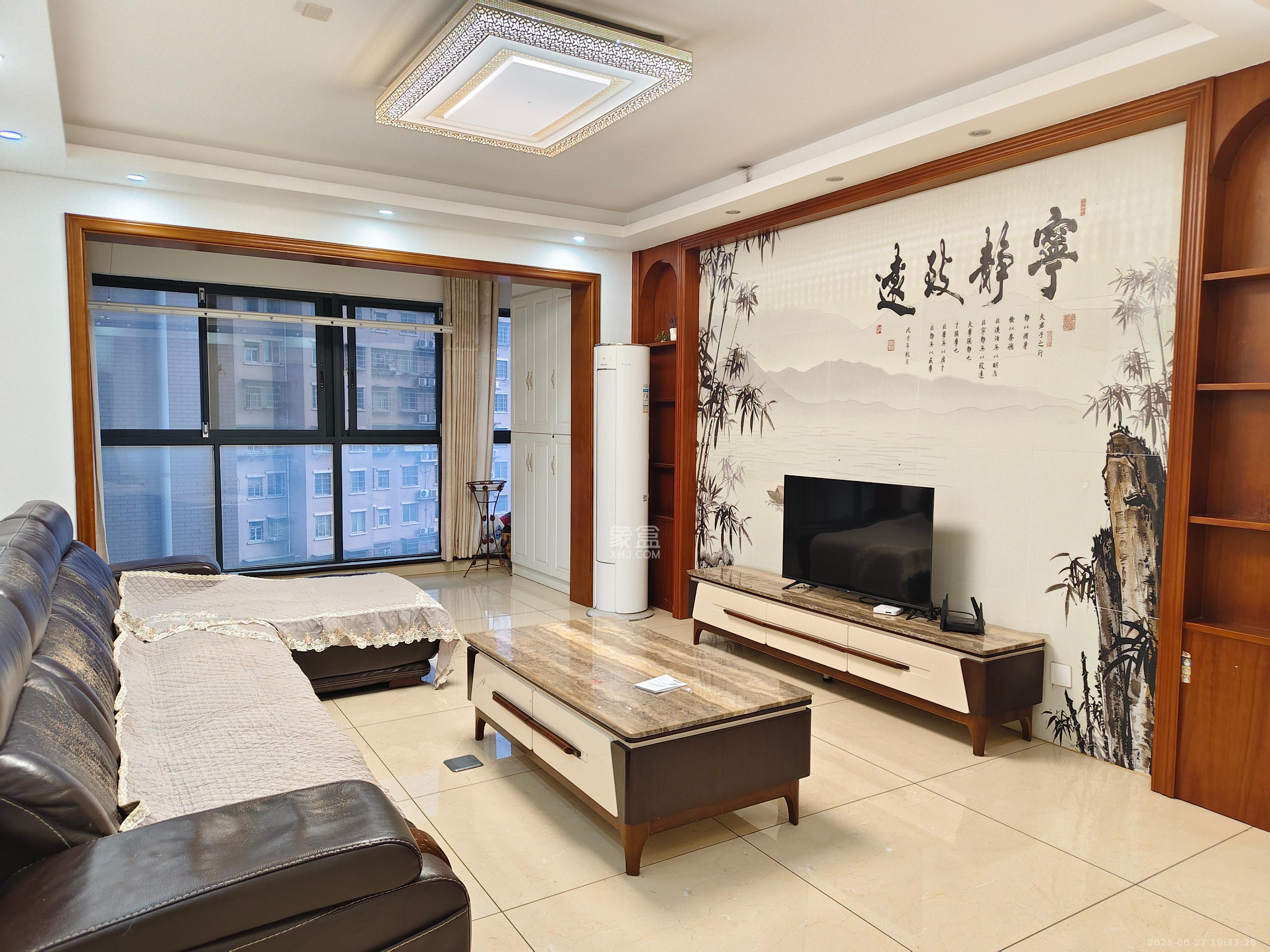 龙骧佳苑  4室2厅2卫   3000.00元/月