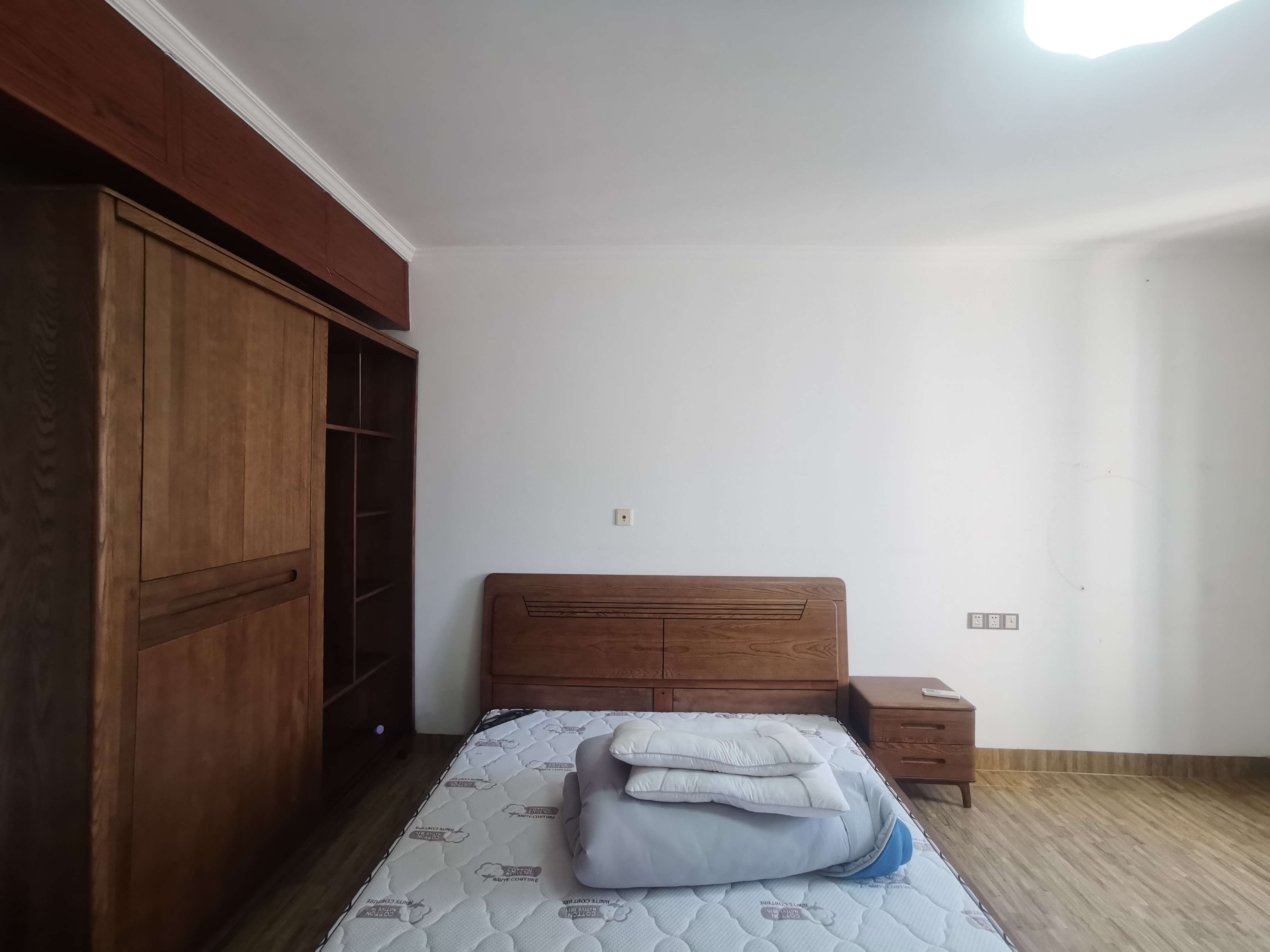 海阔天空-国瑞城二期(雅仕苑) 4室2厅2卫 5300.0元/月 海阔天空-国瑞城二期(雅仕苑) 4室2厅2卫 5300.0元/月室内图