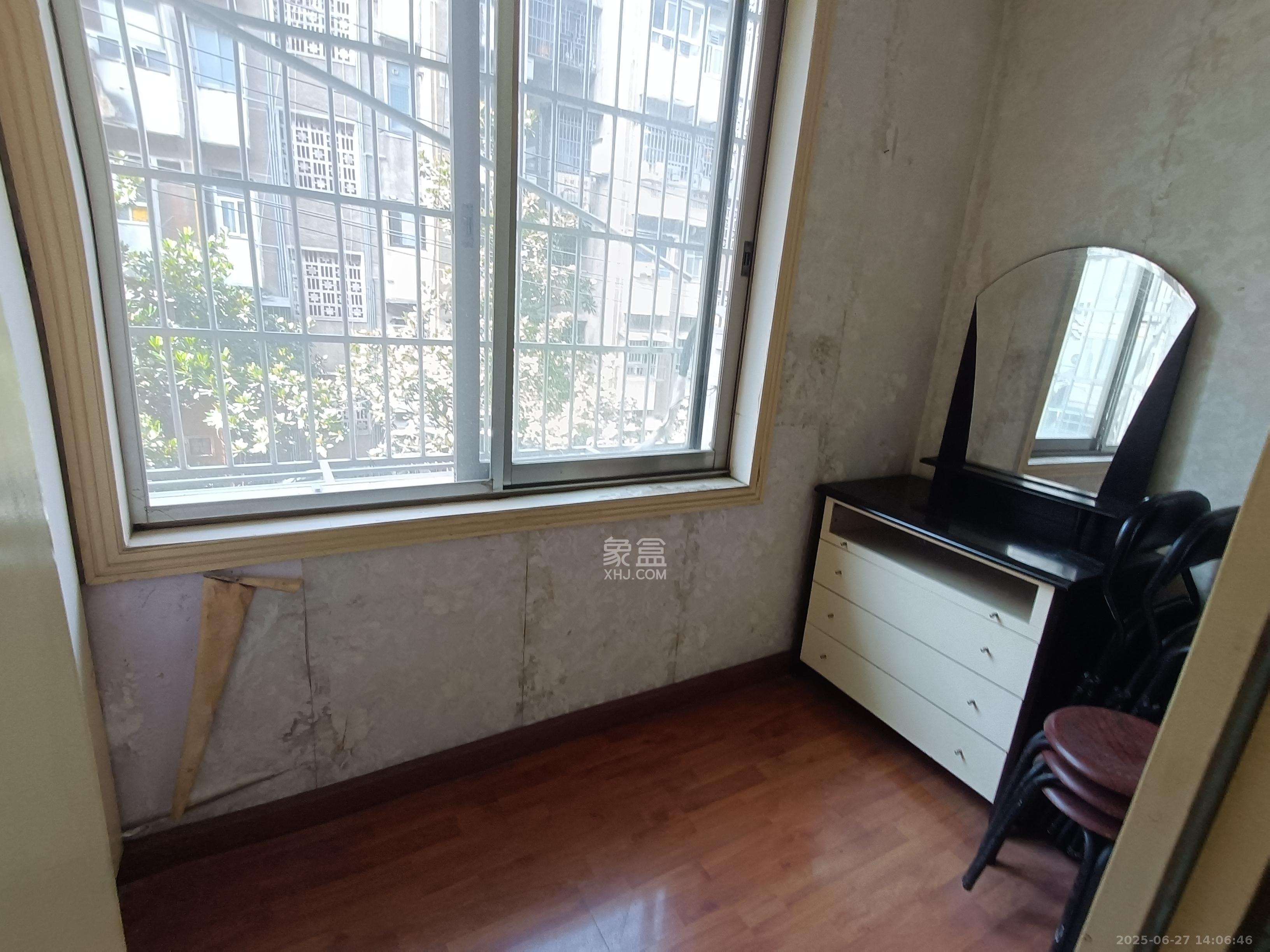 中国人民财产股份公司宿舍(人民保险公司宿舍) 2室1厅1卫 1800.0元/月 中国人民财产股份公司宿舍(人民保险公司宿舍) 2室1厅1卫 1800.0元/月室内图