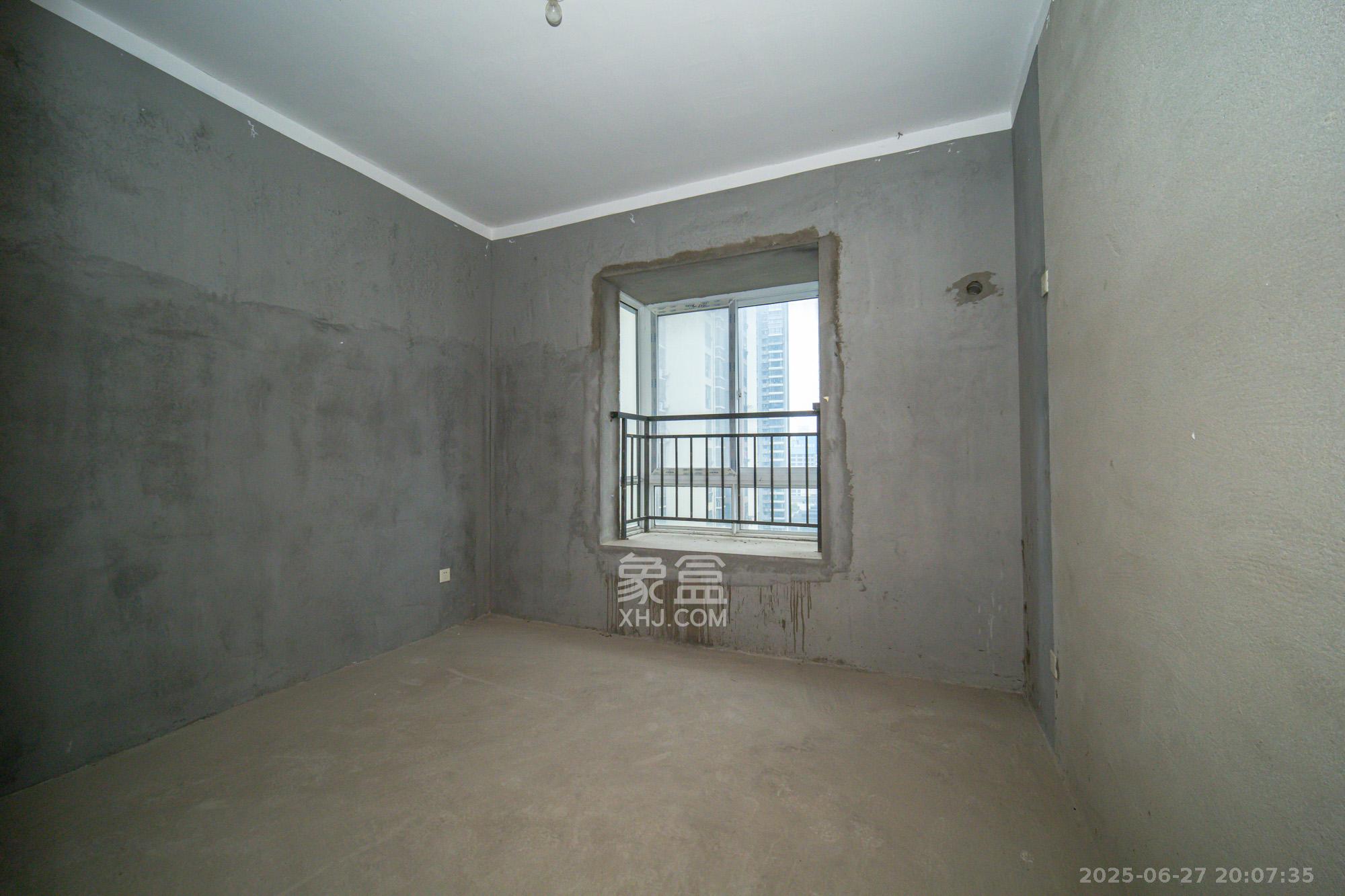 楚天世纪城东苑 4室2厅2卫 72.0万 楚天世纪城东苑 4室2厅2卫 72.0万卧室