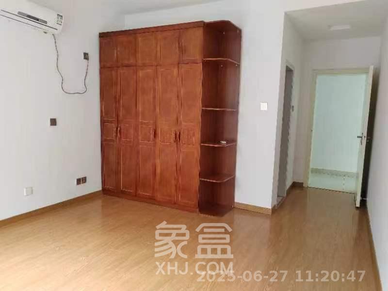 枫林绿洲  3室2厅2卫   2600.00元/月室内图