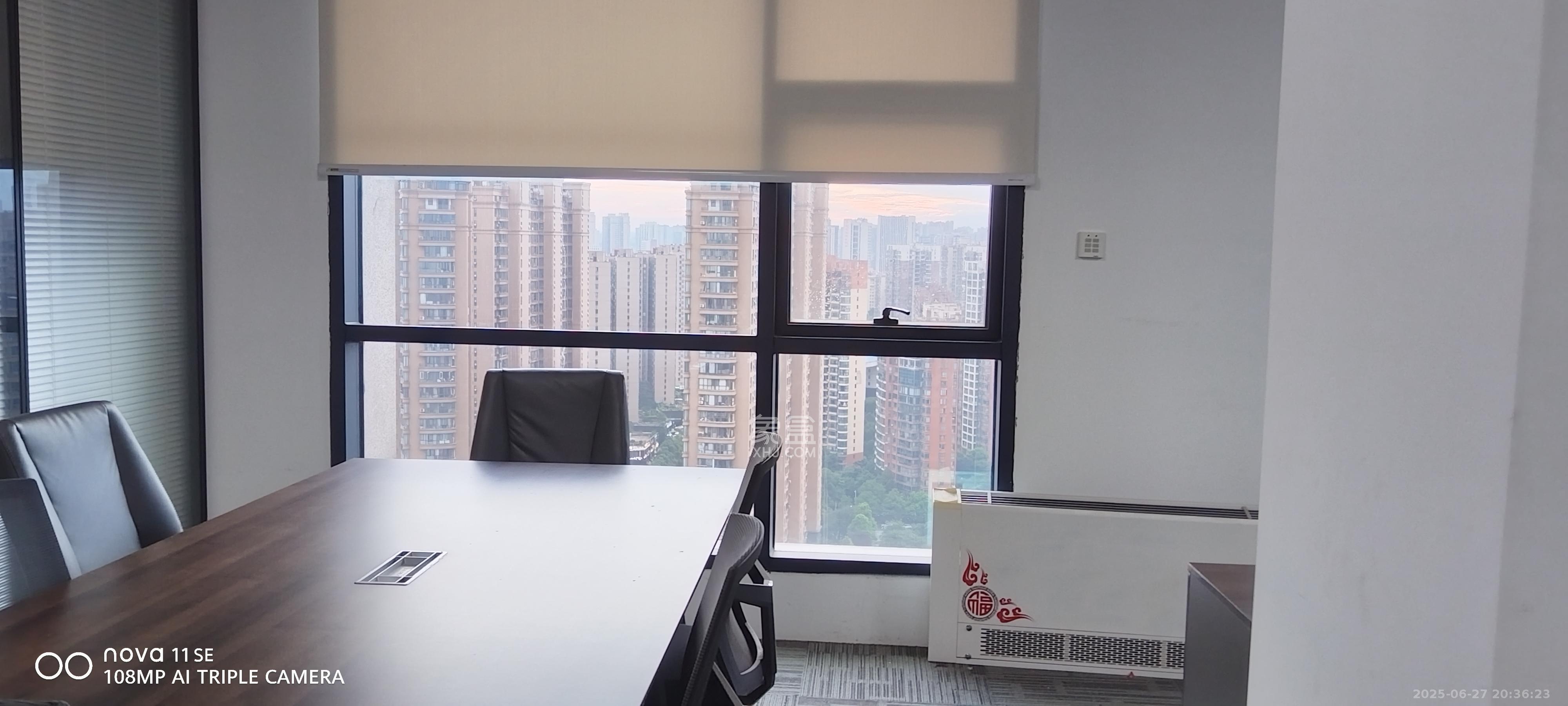 华坤时代   46.91㎡      2300.0元/月