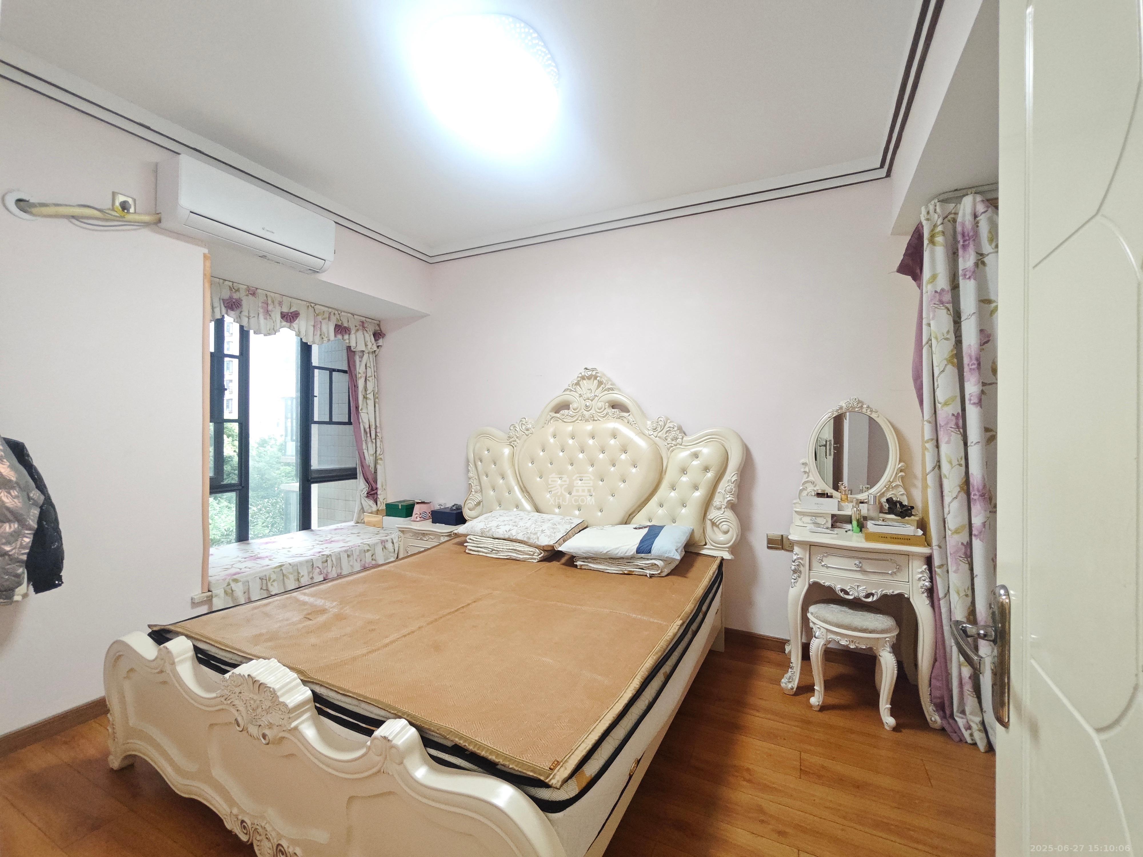 蓝山郡  3室2厅1卫    2000.0元/月 蓝山郡  3室2厅1卫    2000.0元/月室内图