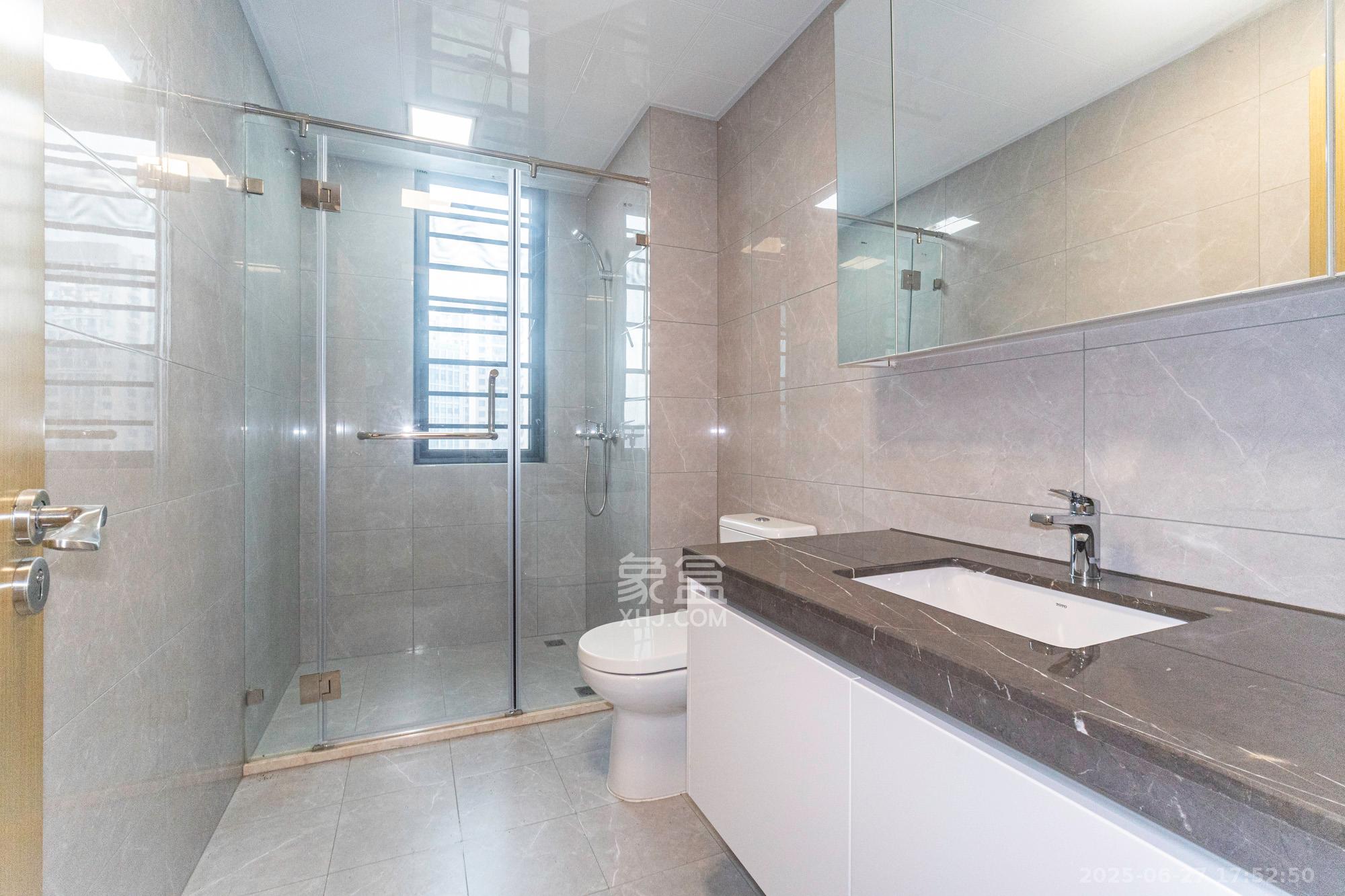 运达锦绣广场 4室2厅2卫 172.8万 运达锦绣广场 4室2厅2卫 172.8万卫生间