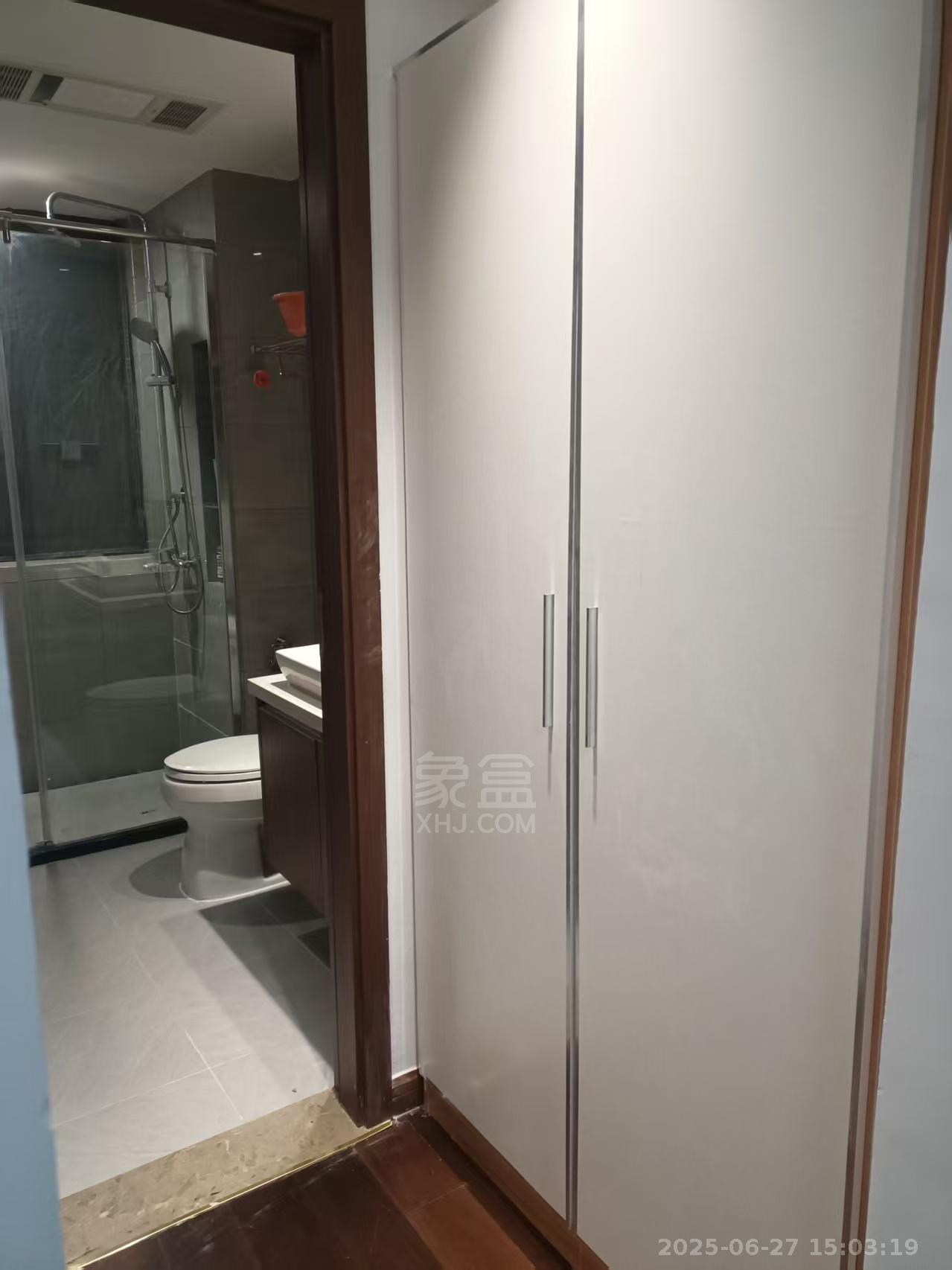 城际空间站 3室2厅2卫 1800.0元/月 城际空间站 3室2厅2卫 1800.0元/月室内图