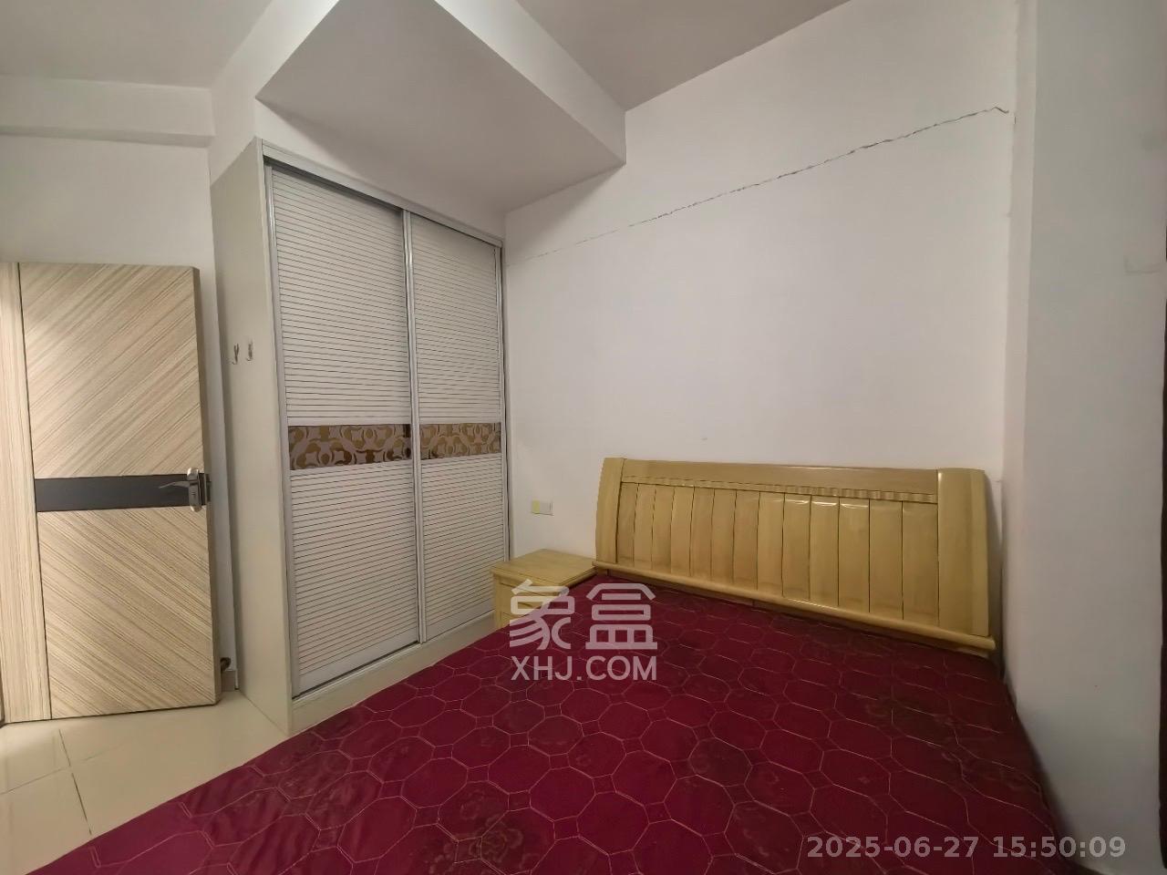 麓谷明珠  1室1厅1卫   1700.00元/月室内图