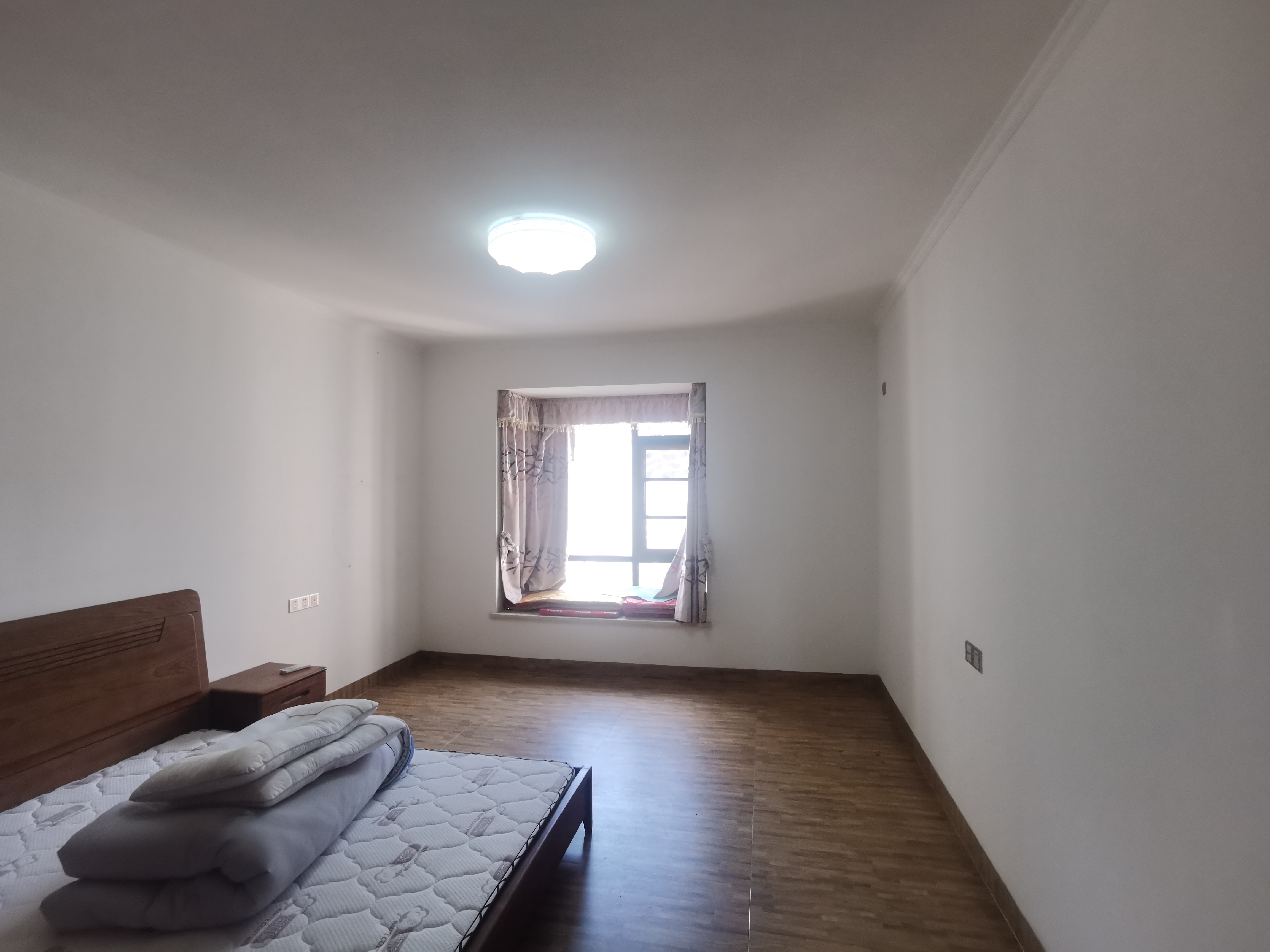 海阔天空-国瑞城二期(雅仕苑) 4室2厅2卫 5300.0元/月 海阔天空-国瑞城二期(雅仕苑) 4室2厅2卫 5300.0元/月室内图