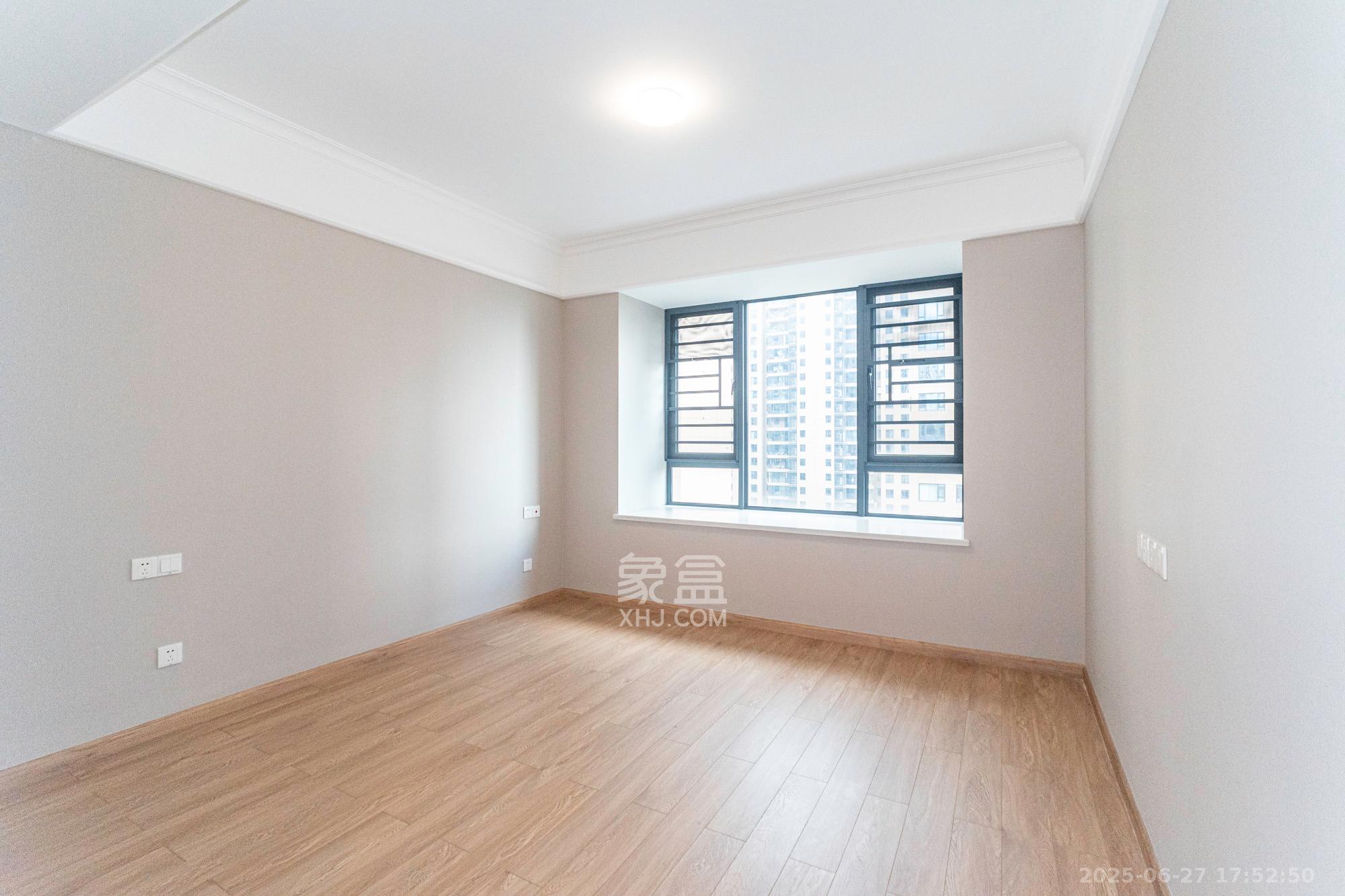 运达锦绣广场 4室2厅2卫 172.8万 运达锦绣广场 4室2厅2卫 172.8万卧室