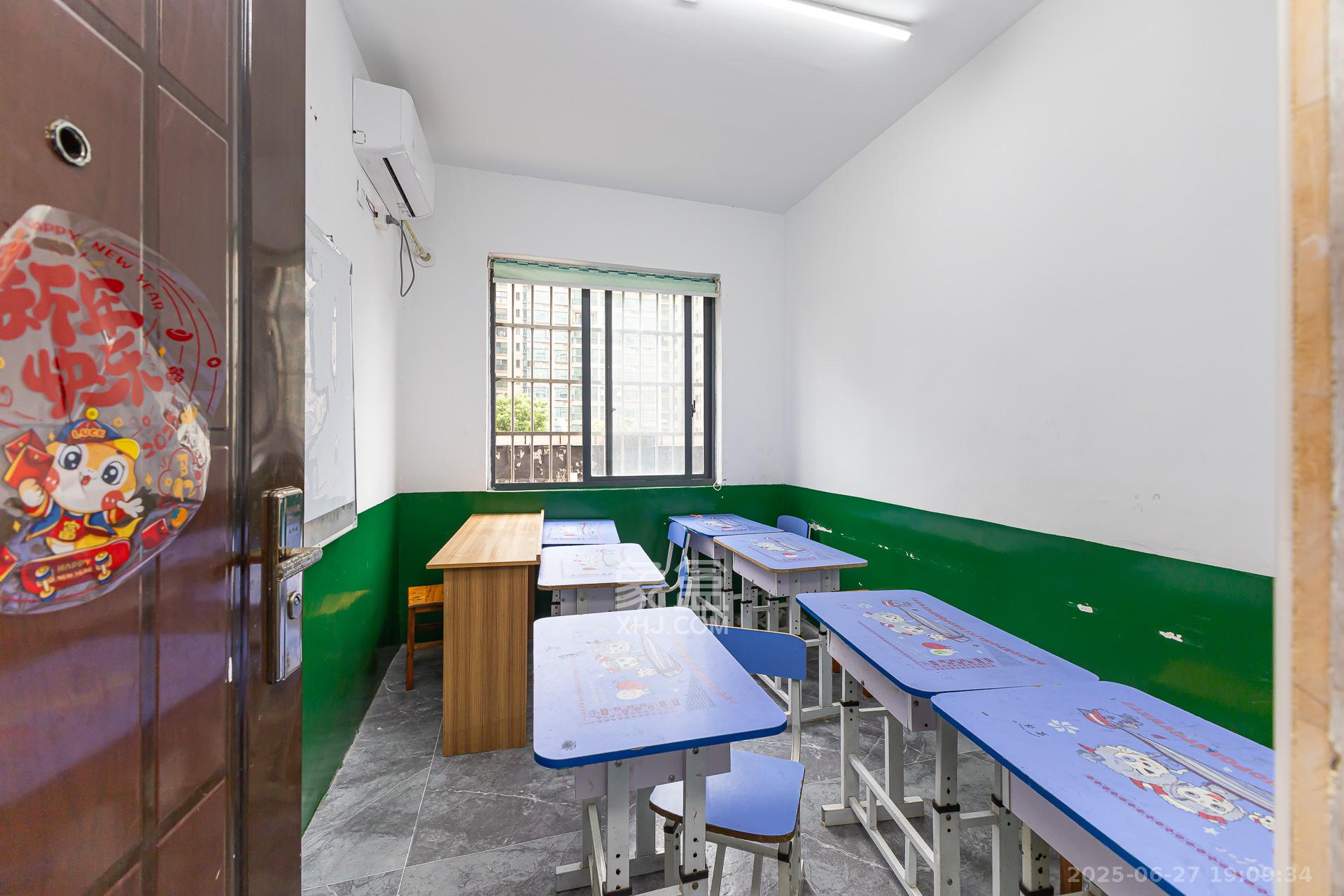 润和之悦(金泽园) 4室2厅2卫 71.0万 润和之悦(金泽园) 4室2厅2卫 71.0万卧室