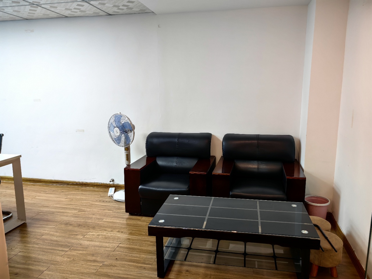 海涯大厦 2室2厅0卫 3900.0元/月 海涯大厦 2室2厅0卫 3900.0元/月室内图