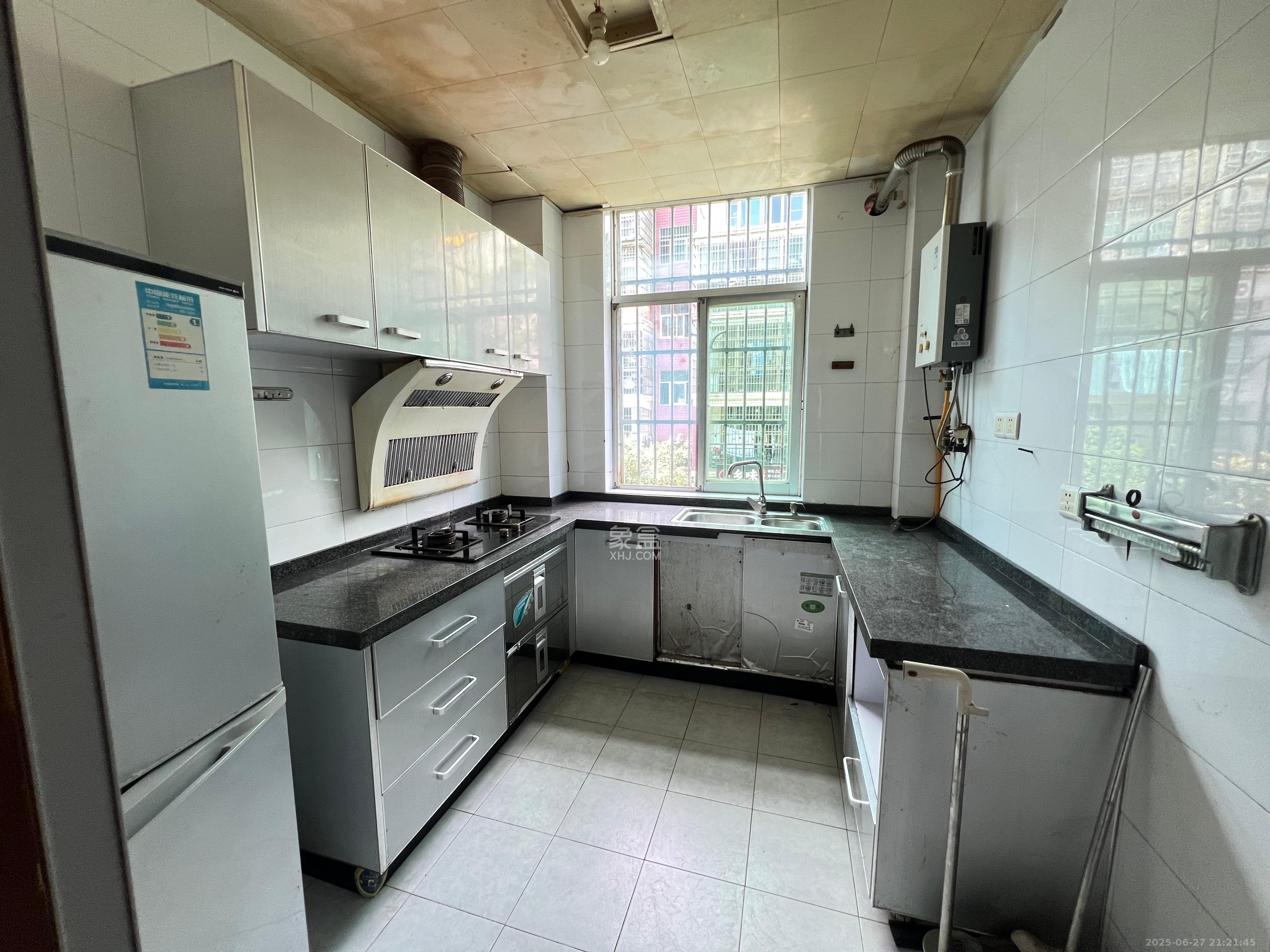 洞井一小区 3室1厅2卫 1900.0元/月 洞井一小区 3室1厅2卫 1900.0元/月室内图