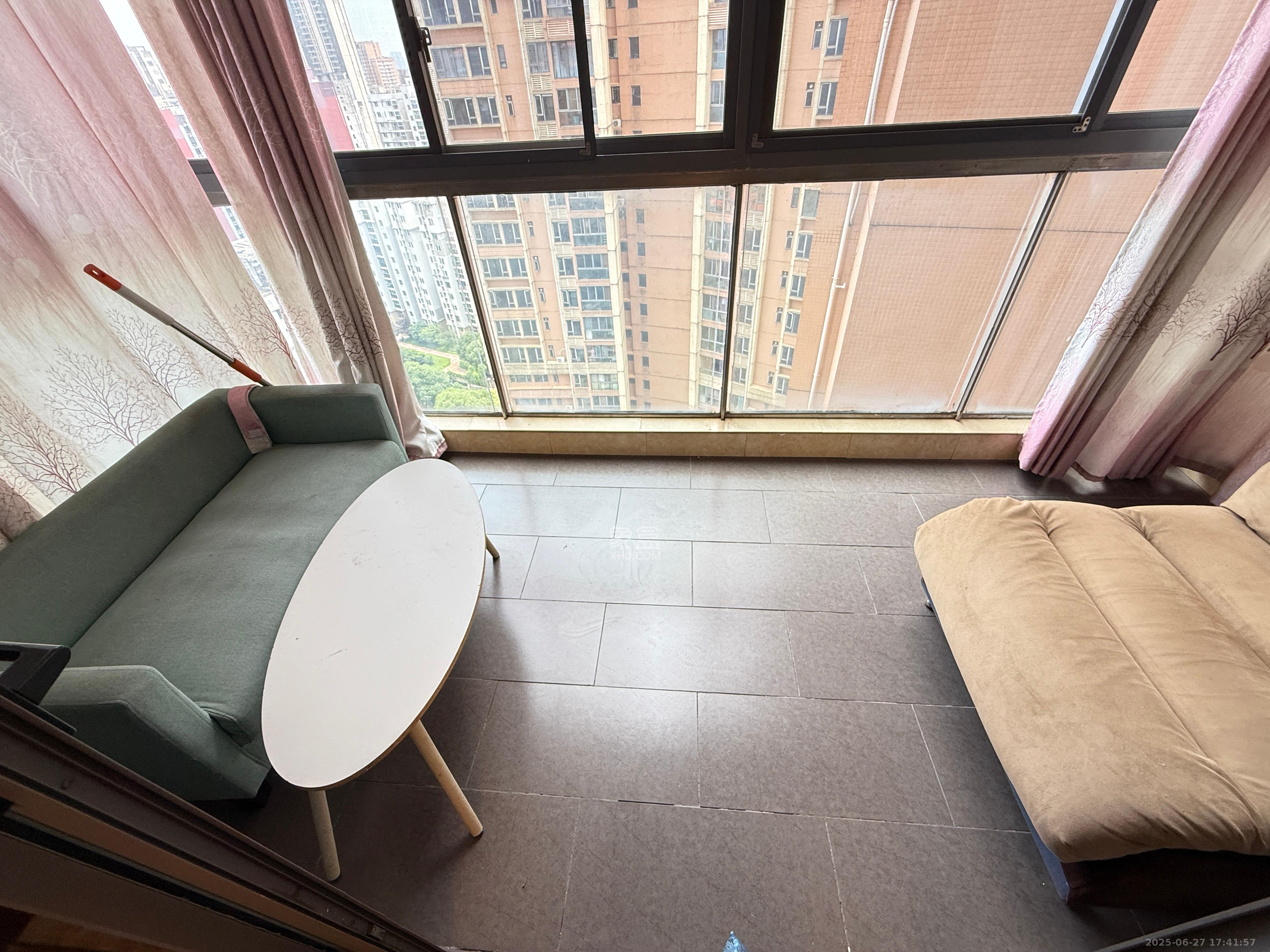 珠江花城三期锦鲤  1室2厅2卫    3000.0元/月 珠江花城三期锦鲤  1室2厅2卫    3000.0元/月室内图