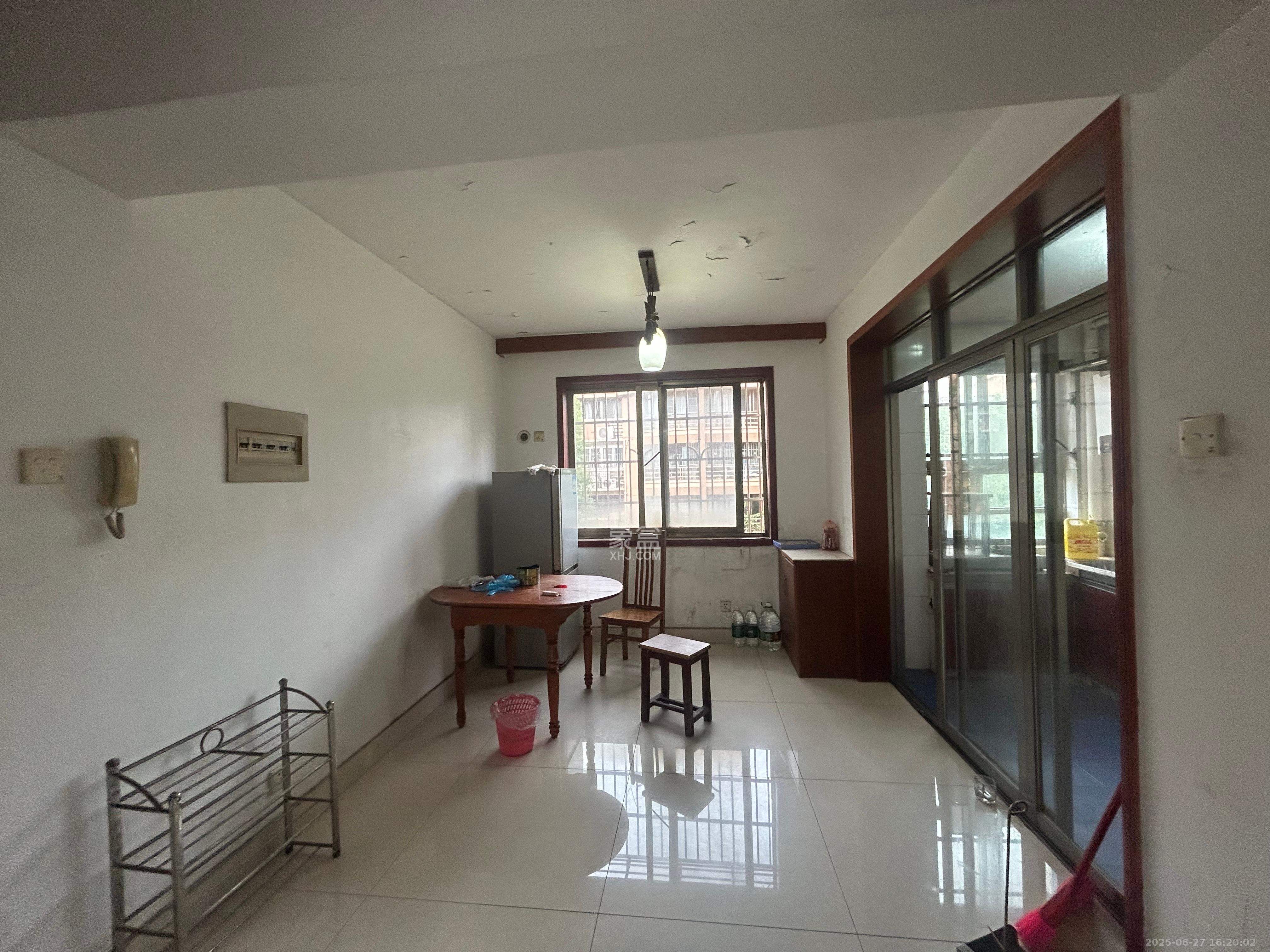 涉外花园  3室2厅1卫    2000.0元/月室内图