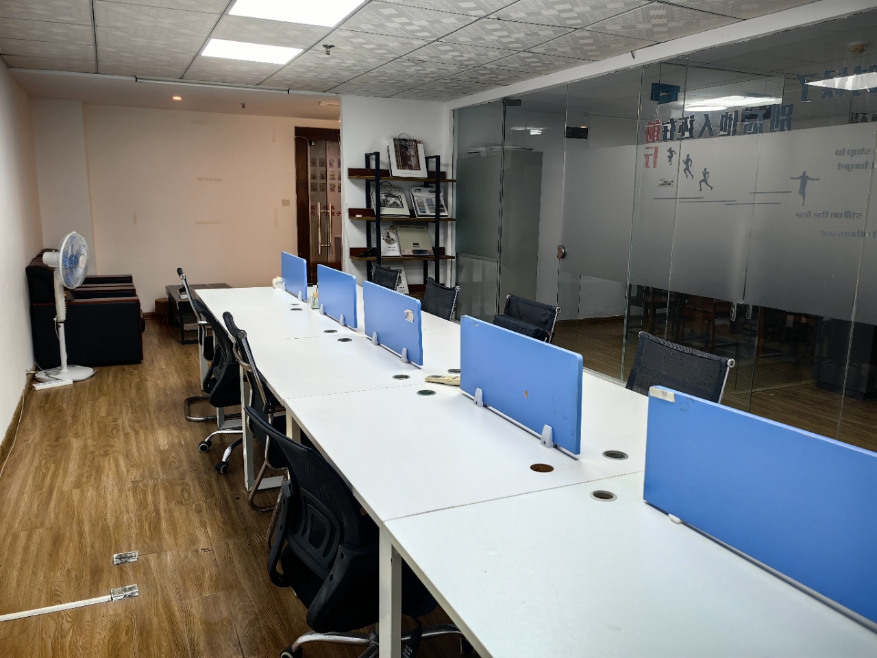 海涯大厦 2室2厅0卫 3900.0元/月 海涯大厦 2室2厅0卫 3900.0元/月室内图