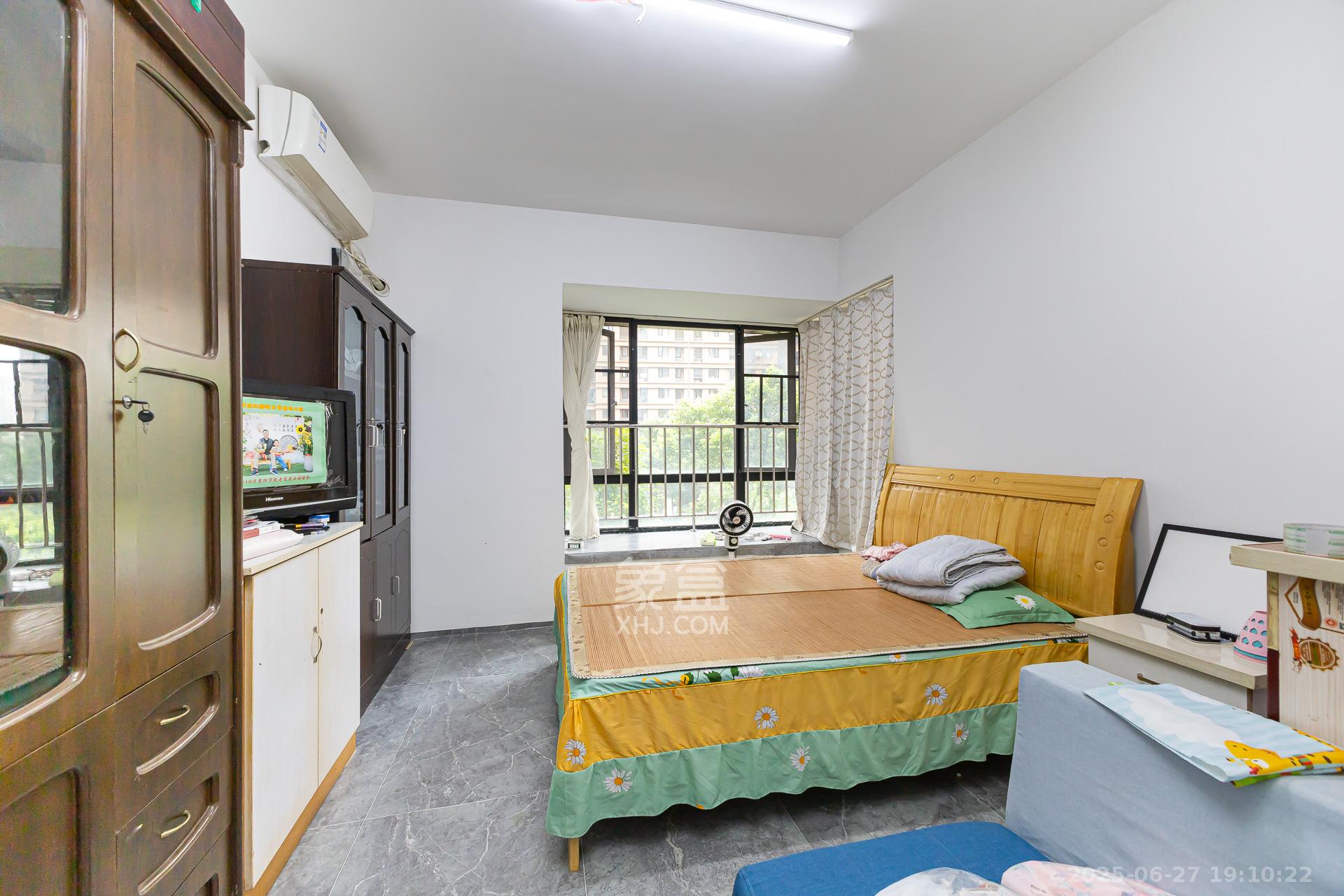 润和之悦(金泽园) 4室2厅2卫 71.0万 润和之悦(金泽园) 4室2厅2卫 71.0万卧室