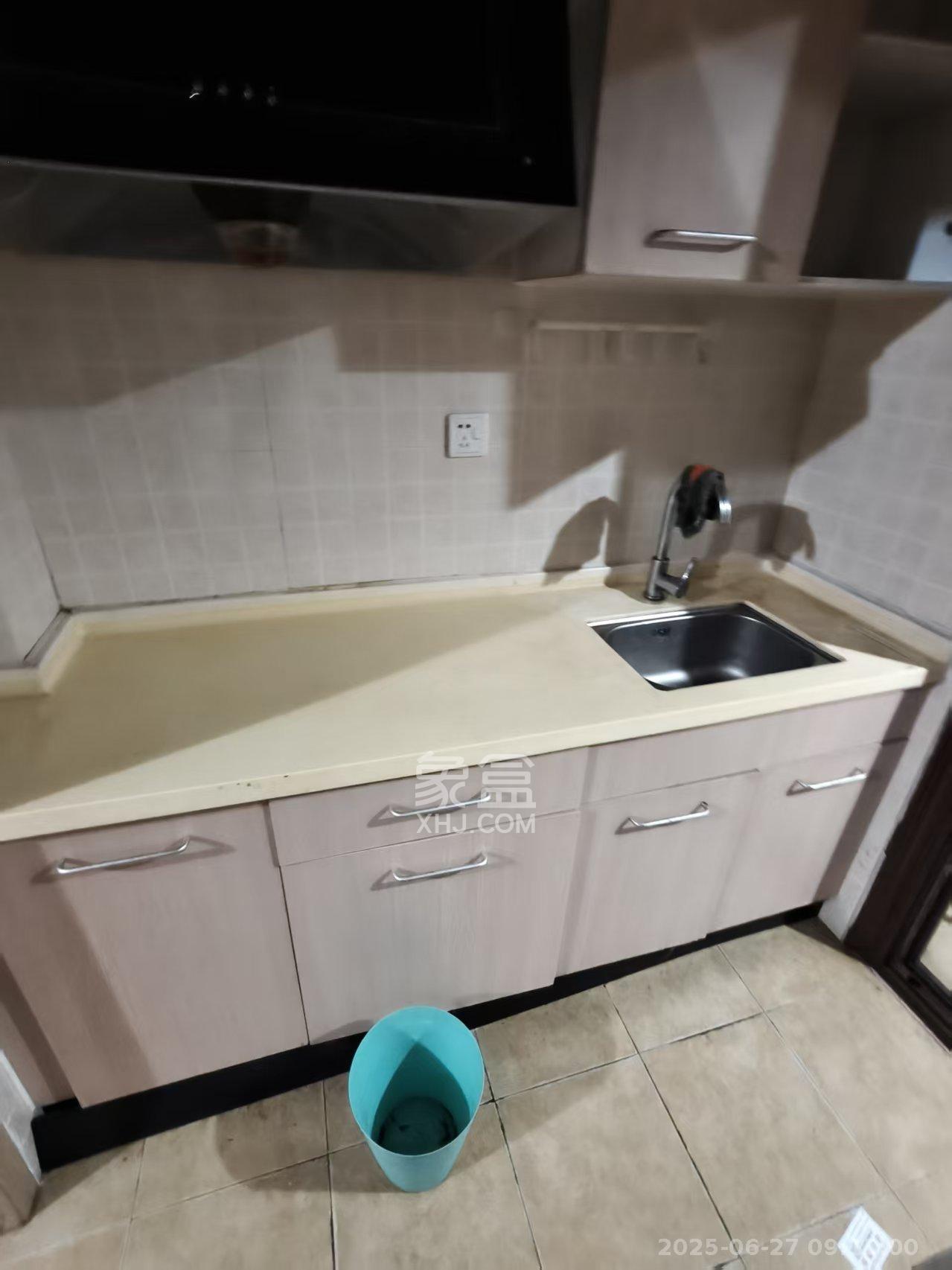 花漾年华(桂花园) 1室1厅1卫 1380.0元/月 花漾年华(桂花园) 1室1厅1卫 1380.0元/月室内图