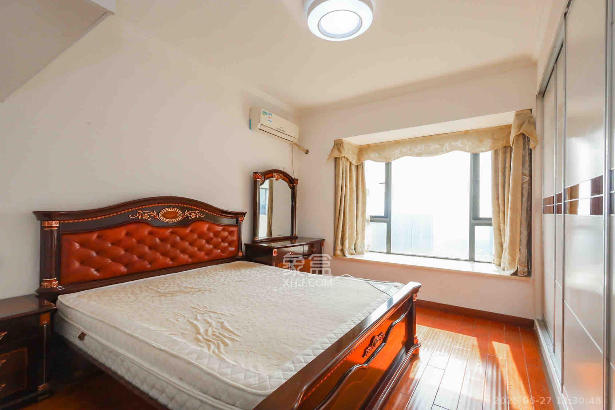 钰龙天下一期  4室2厅2卫    5500.0元/月 钰龙天下一期  4室2厅2卫    5500.0元/月室内图