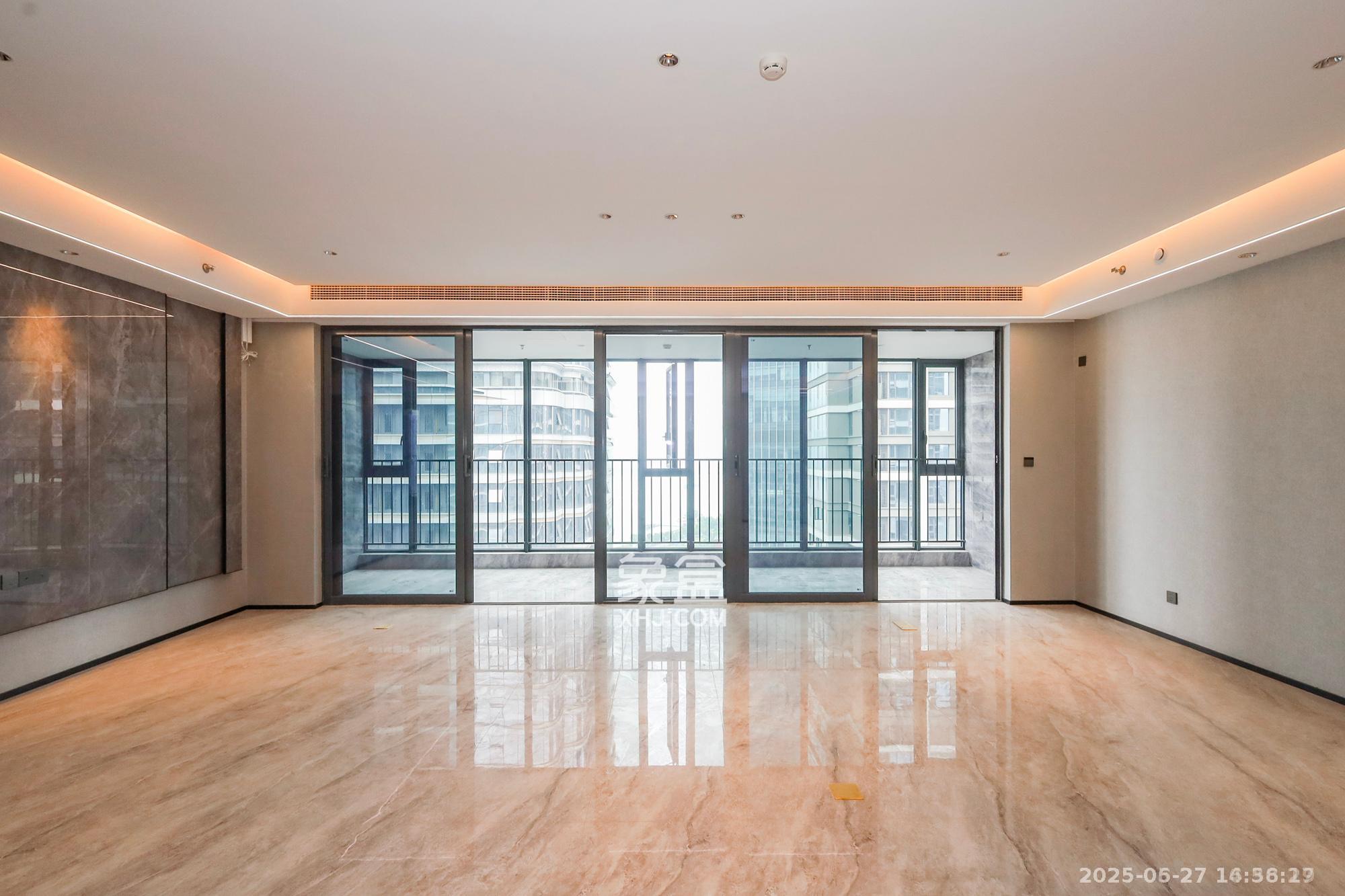 旭辉铂悦湘江  4室2厅3卫    16000.0元/月室内图