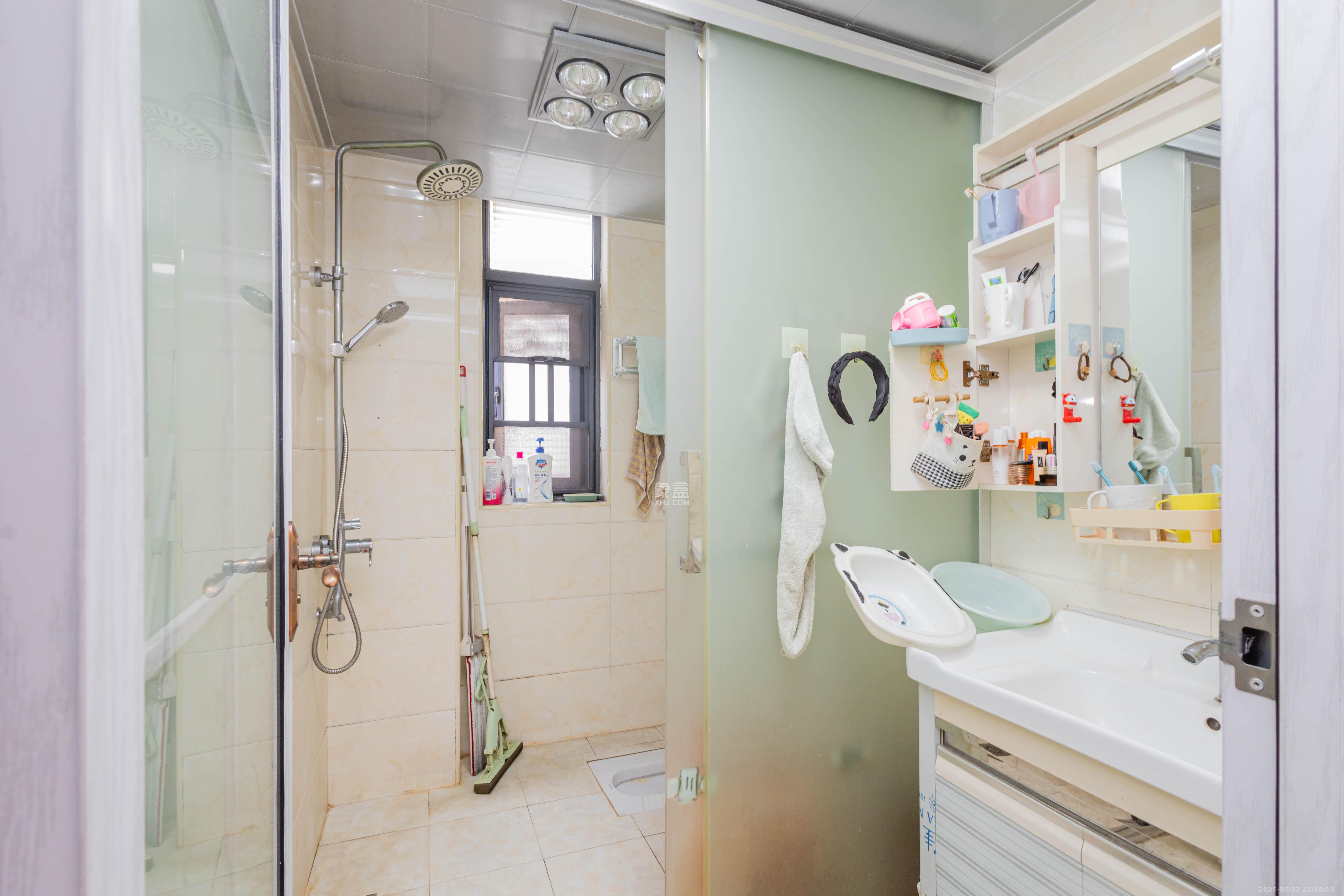 中国铁建国际城二期 1室2厅1卫 55.0万 中国铁建国际城二期 1室2厅1卫 55.0万卫生间