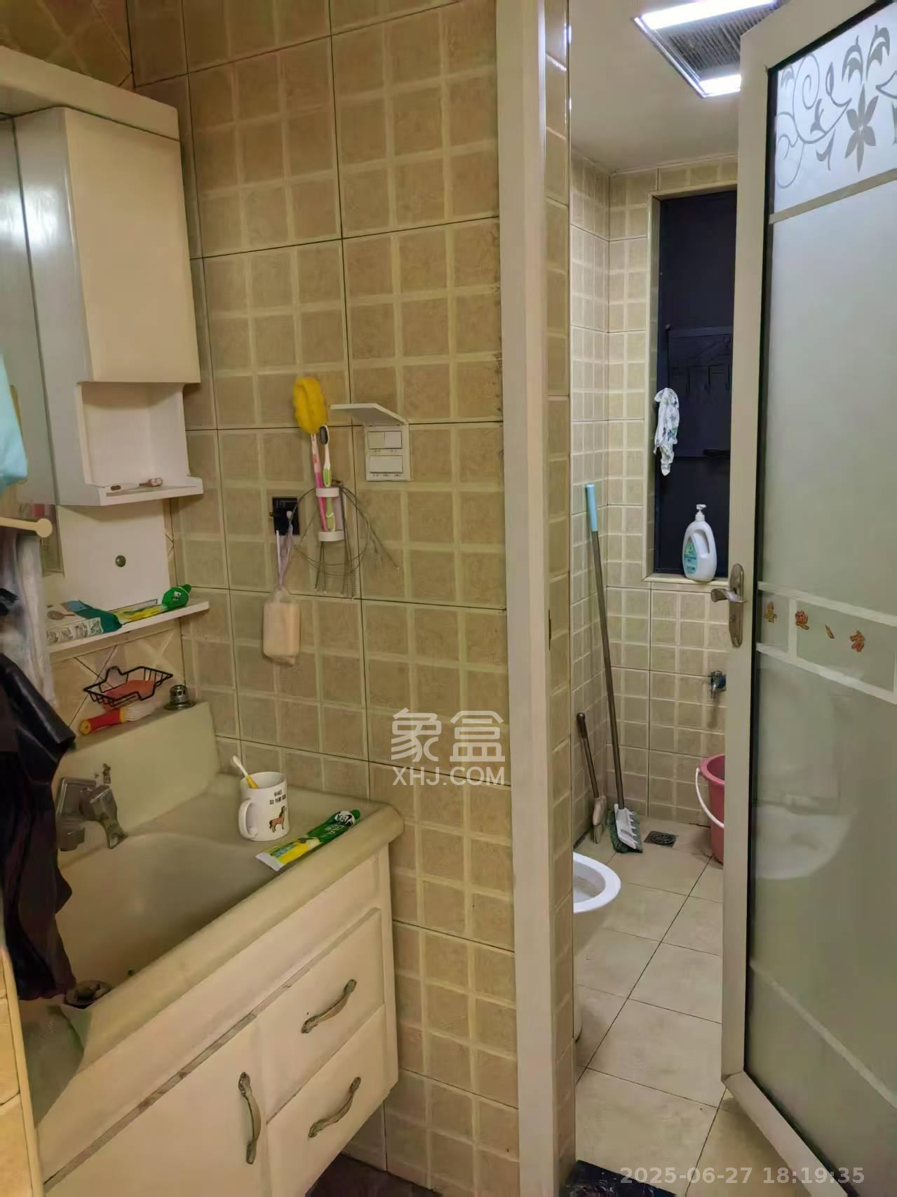 好莱城（弘德西街）  2室2厅1卫    2100.0元/月室内图