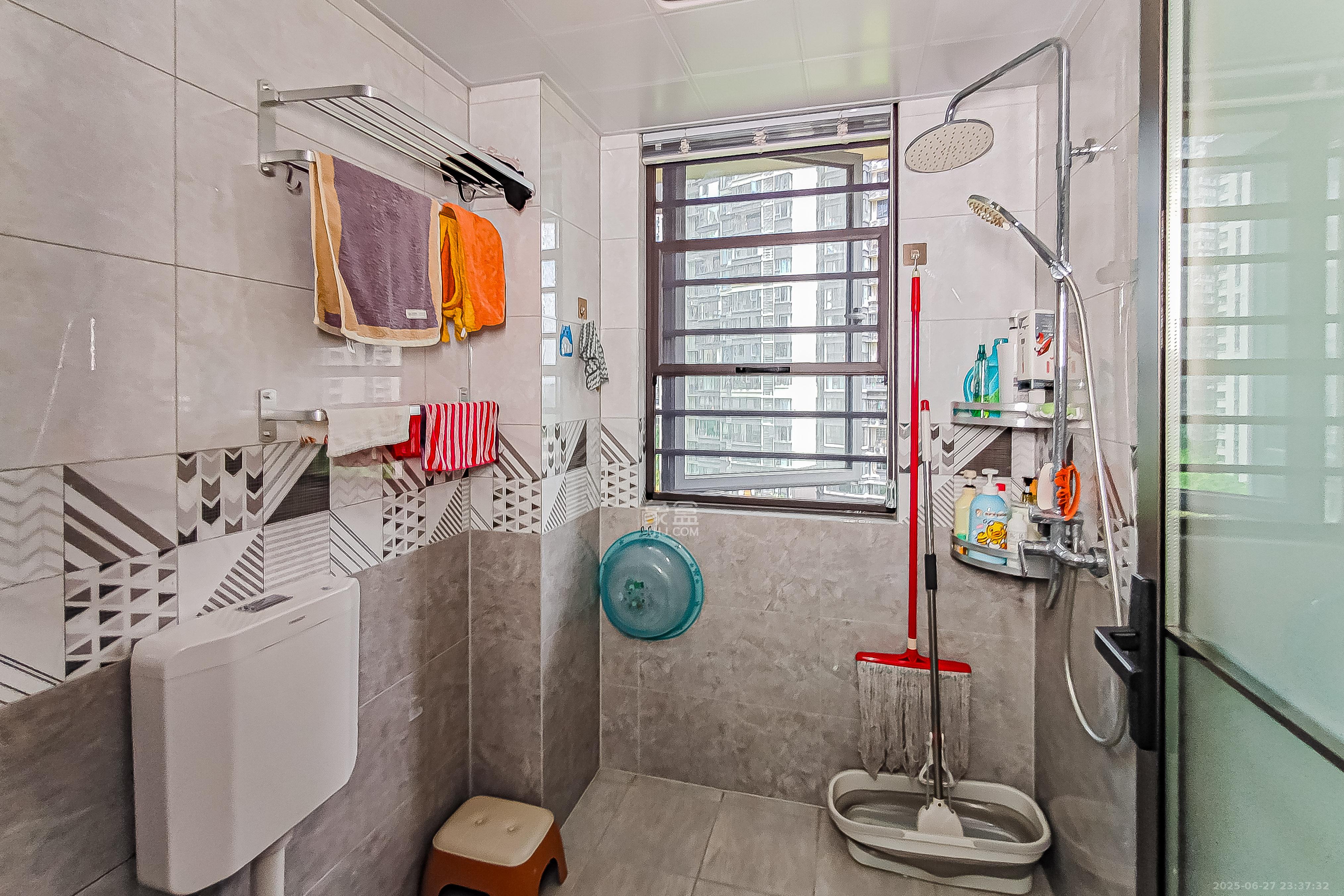 中建悦和城  3室2厅2卫    119.8万 中建悦和城  3室2厅2卫    119.8万卫生间