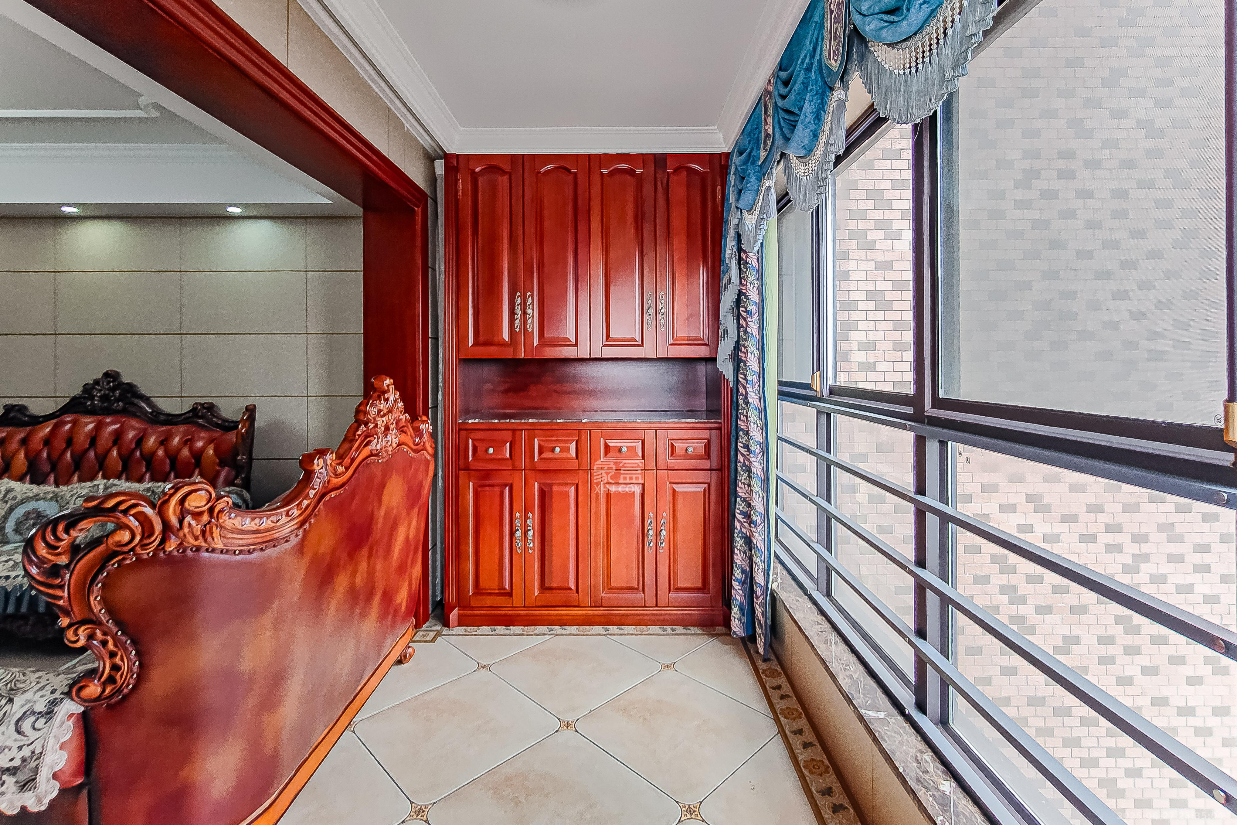 未来漫城 4室2厅2卫 136.0万 未来漫城 4室2厅2卫 136.0万阳台