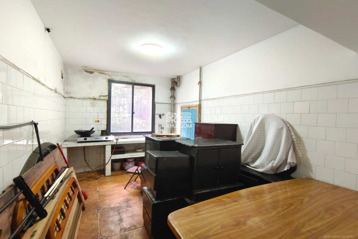 英才园三片  3室2厅1卫    1900.0元/月 英才园三片  3室2厅1卫    1900.0元/月室内图