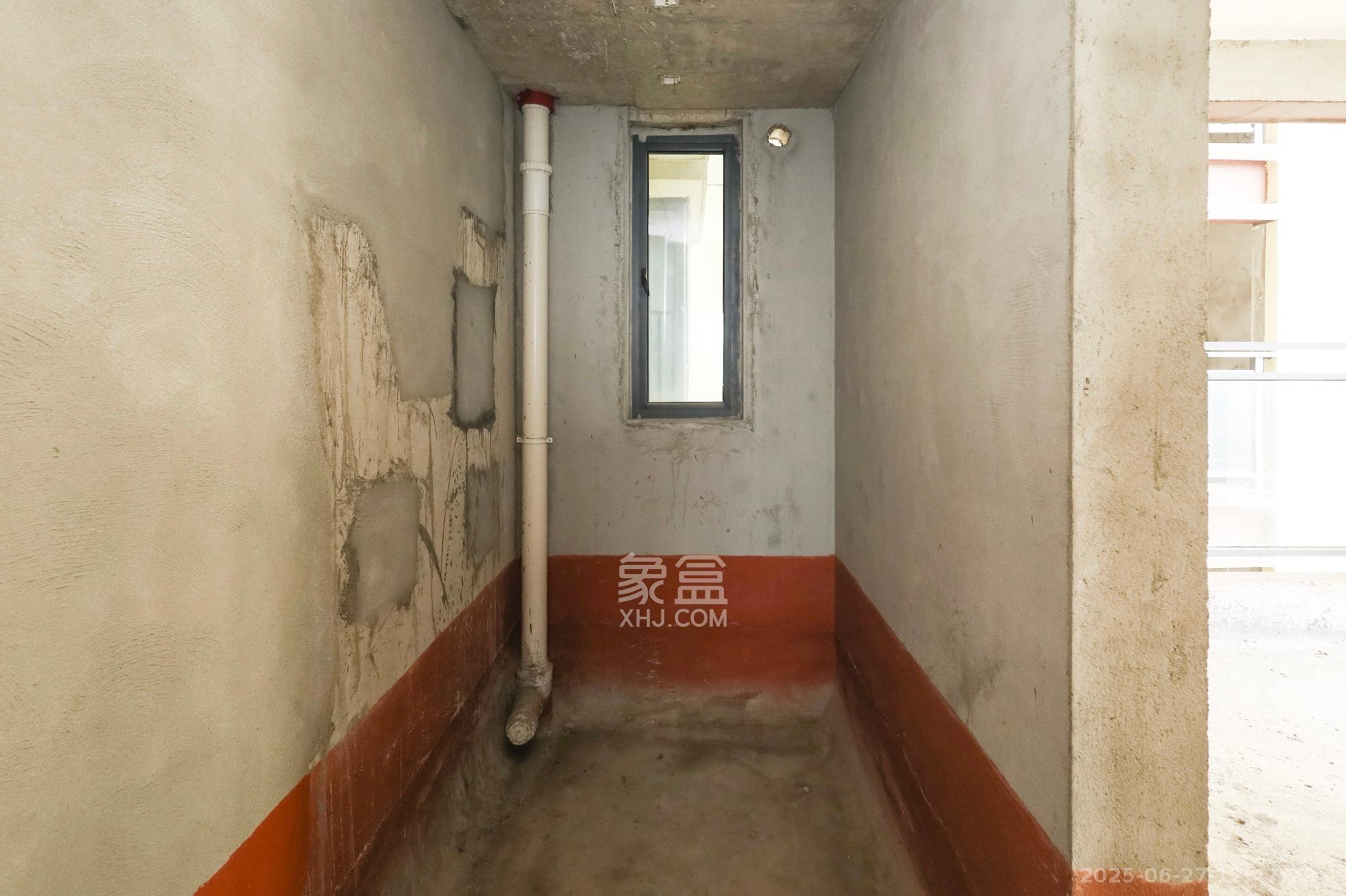 南璟滨江书苑  3室2厅2卫   69.50万卫生间