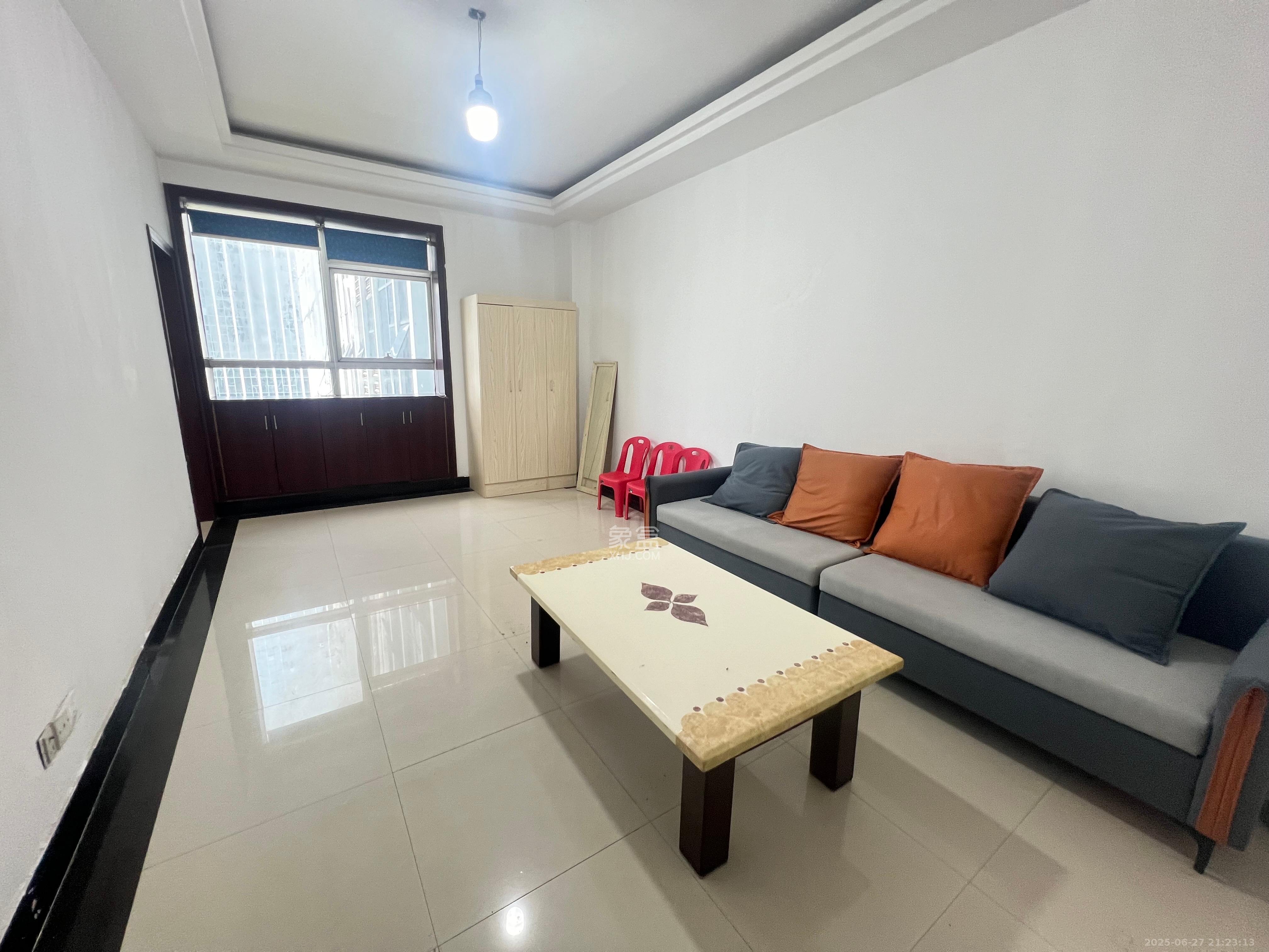 红星国际星城  1室1厅1卫    1600.0元/月室内图