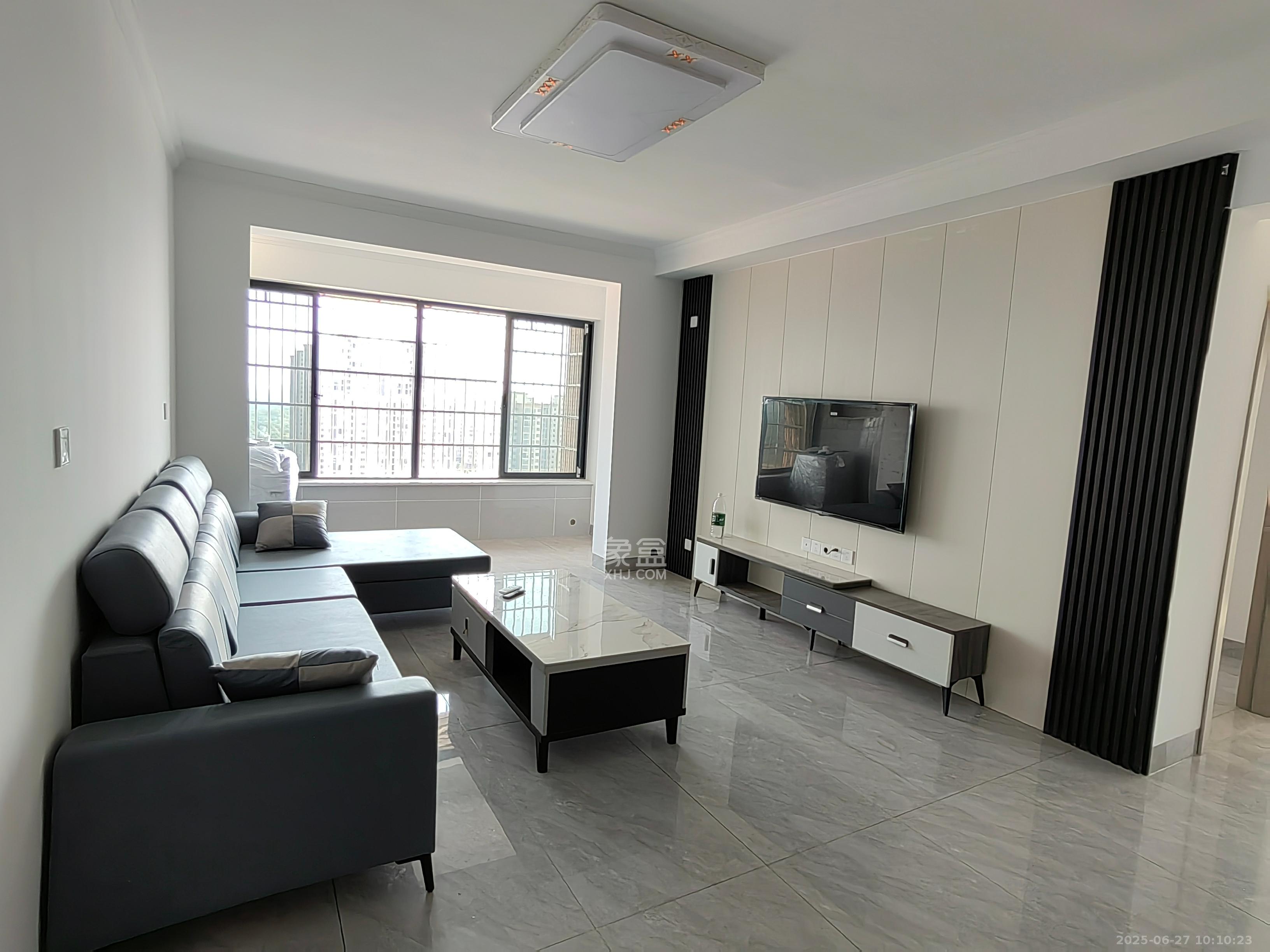 凯富南方鑫城  3室2厅1卫    2200.0元/月 凯富南方鑫城  3室2厅1卫    2200.0元/月室内图