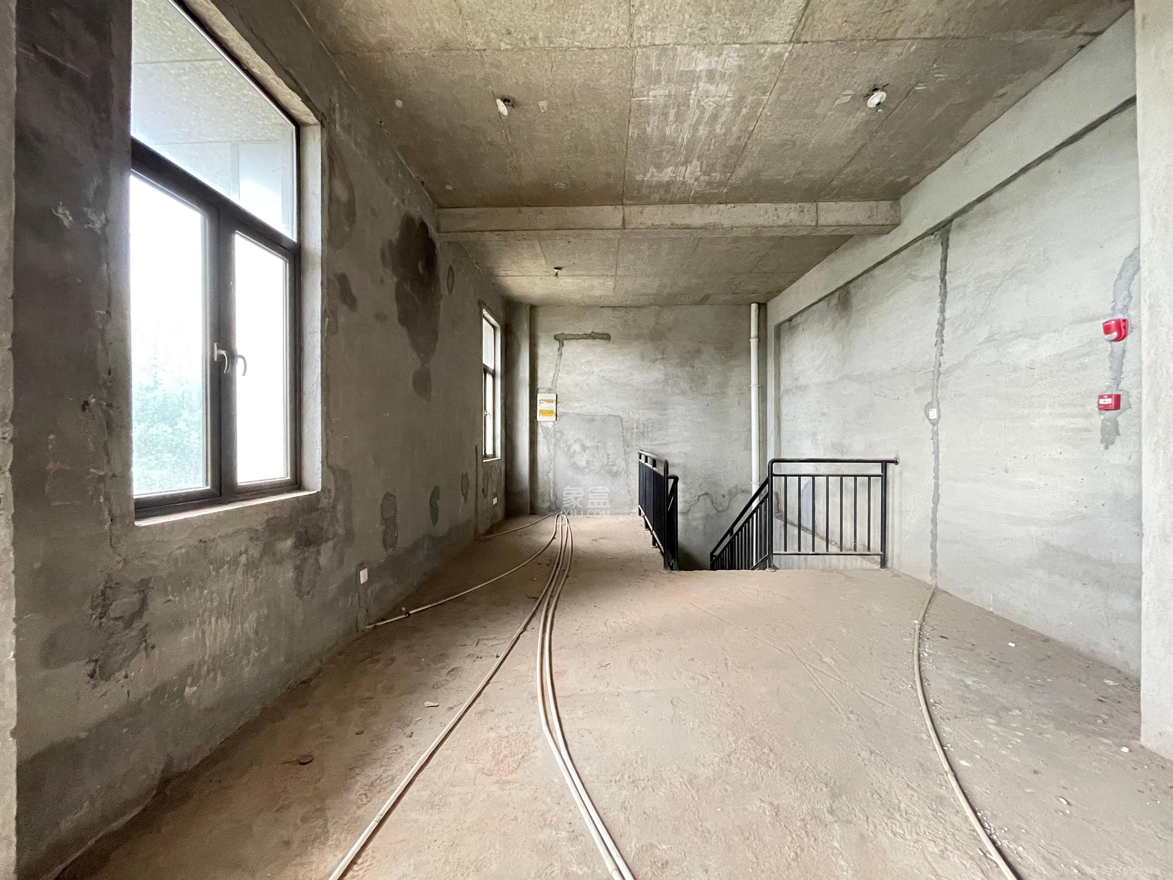 恒大名都   221.86㎡      2500.0元/月室内图