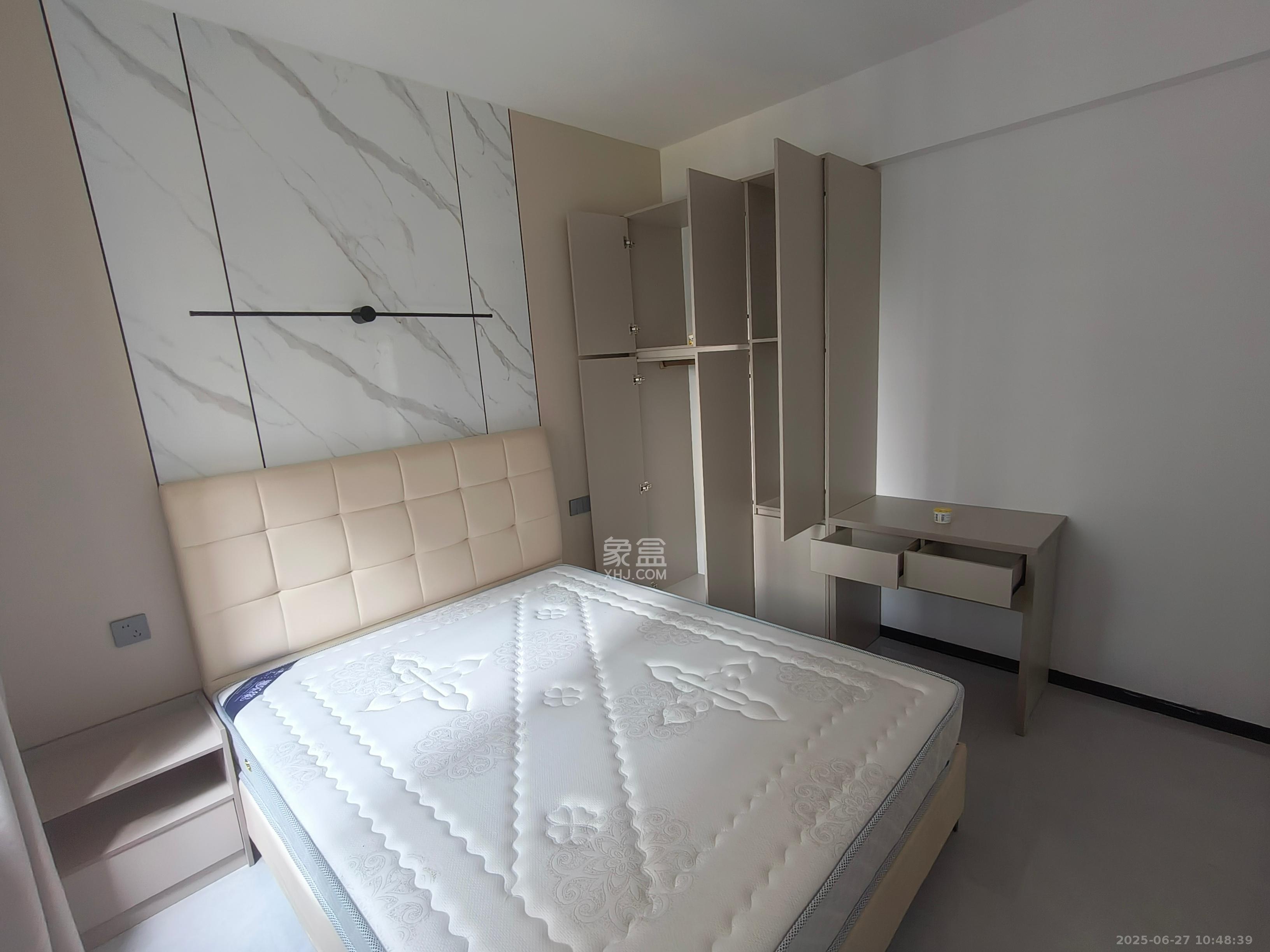 周南学府 3室2厅2卫 2800.0元/月 周南学府 3室2厅2卫 2800.0元/月室内图