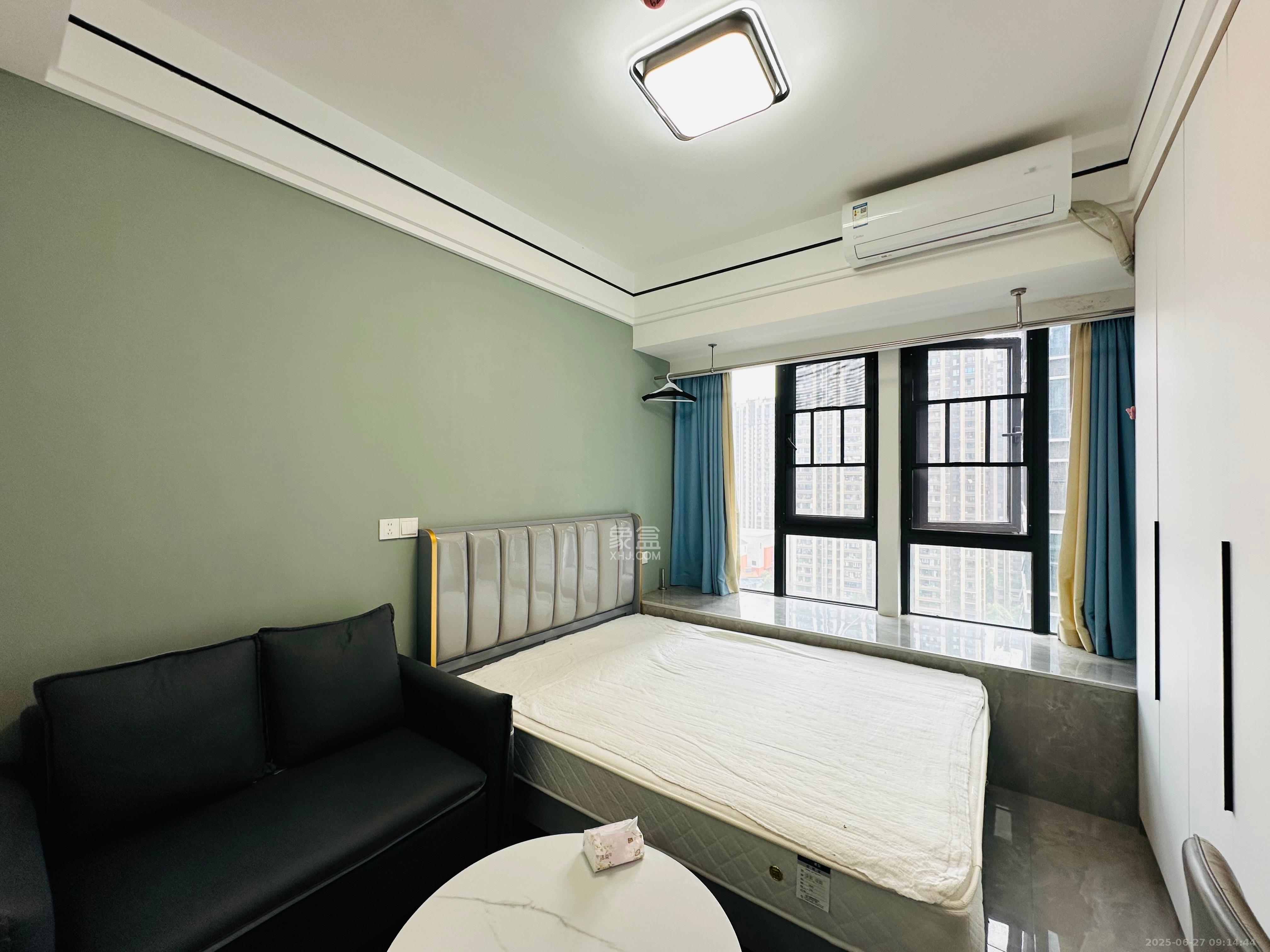 龙湖铂金岛 1室1厅1卫 1600.0元/月 龙湖铂金岛 1室1厅1卫 1600.0元/月室内图