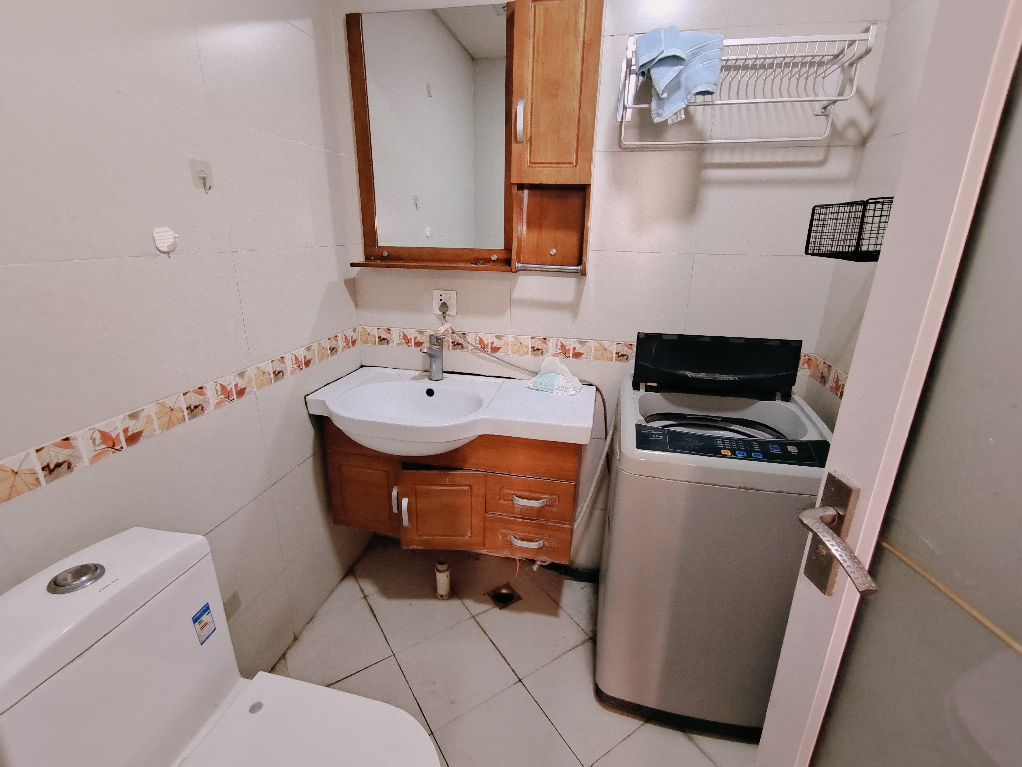 世纪阳光大厦公寓楼 1室1厅1卫 800.0元/月 世纪阳光大厦公寓楼 1室1厅1卫 800.0元/月室内图