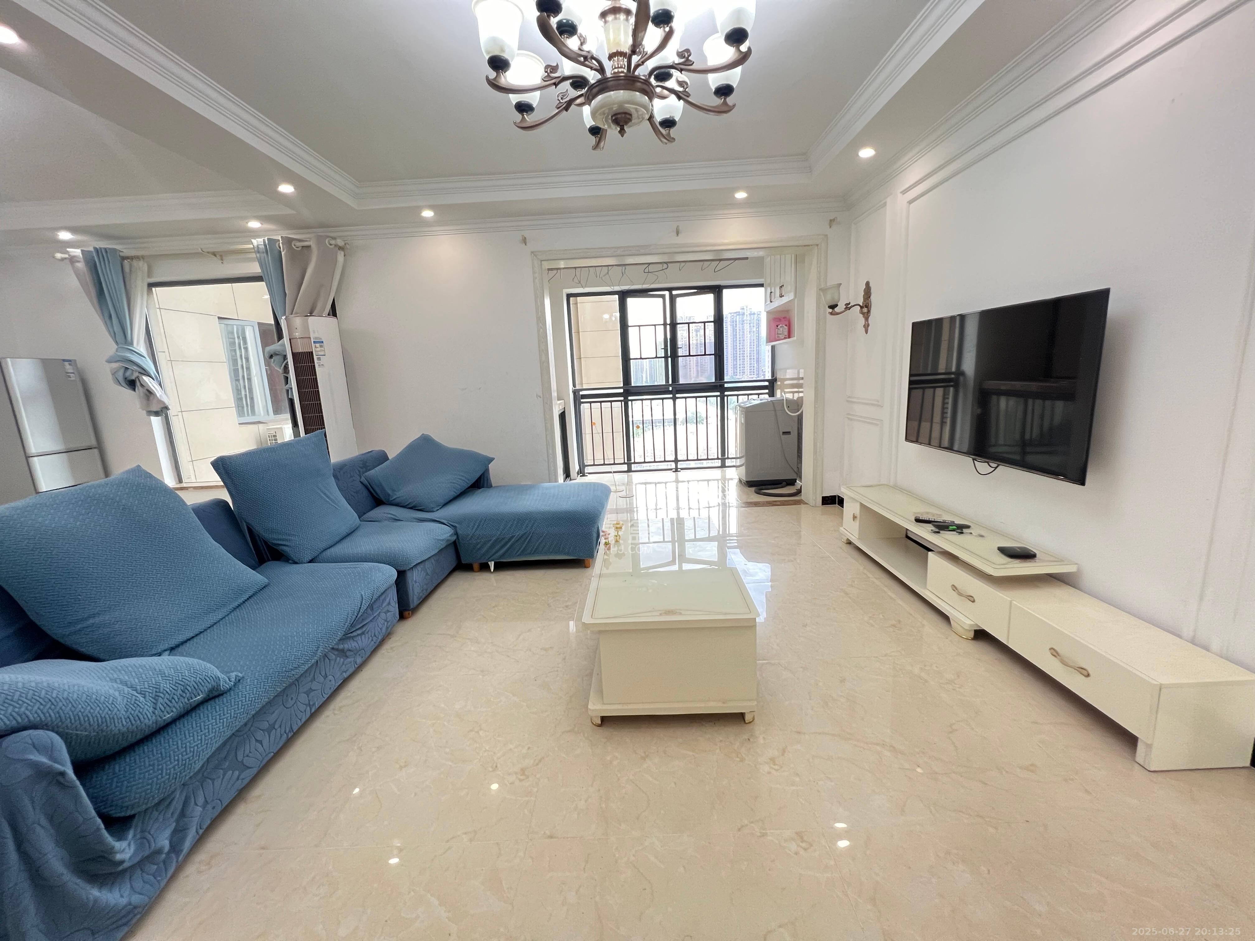 嘉宇盛世华章 4室2厅2卫 3300.0元/月 嘉宇盛世华章 4室2厅2卫 3300.0元/月室内图