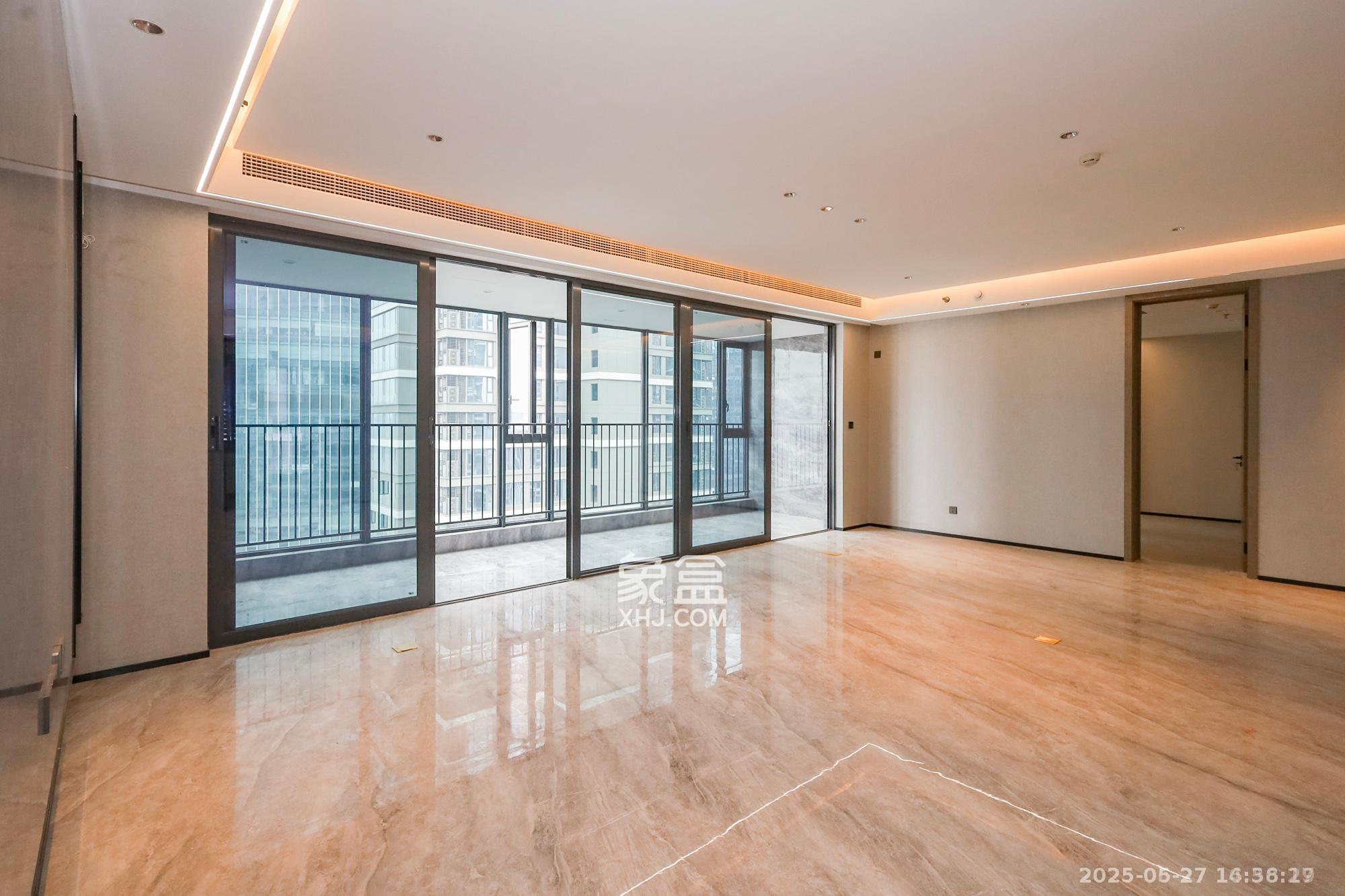 旭辉铂悦湘江 4室2厅3卫 16000.0元/月 旭辉铂悦湘江 4室2厅3卫 16000.0元/月室内图