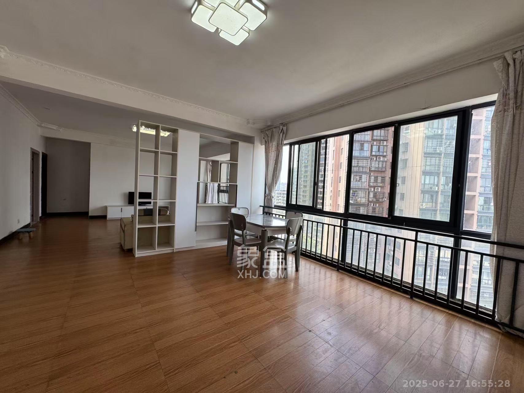 瑞都华庭(华庭美苑) 3室2厅2卫 2500.0元/月 瑞都华庭(华庭美苑) 3室2厅2卫 2500.0元/月室内图