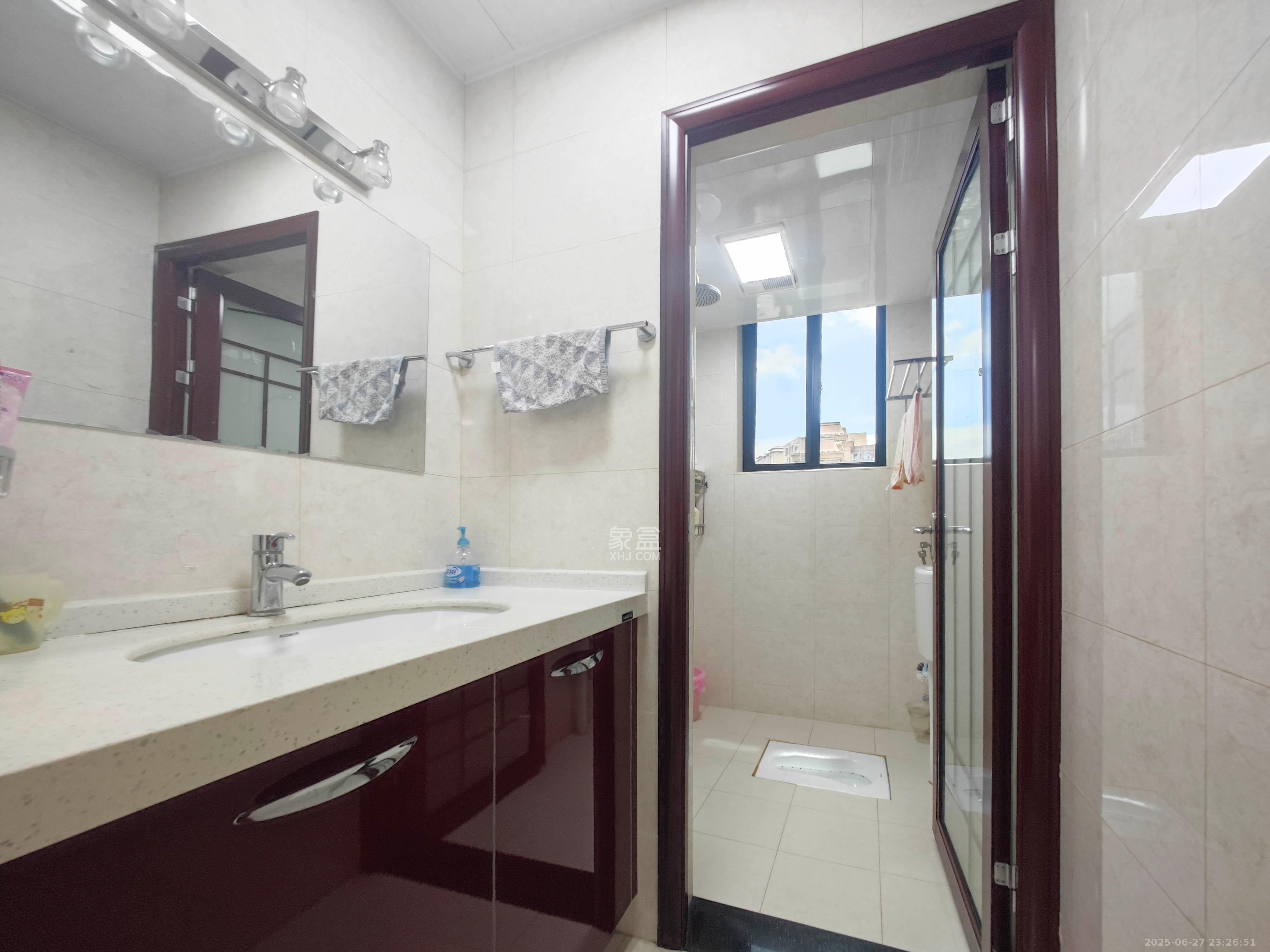 泰禹云开壹品  3室2厅1卫    98.0万 泰禹云开壹品  3室2厅1卫    98.0万卫生间