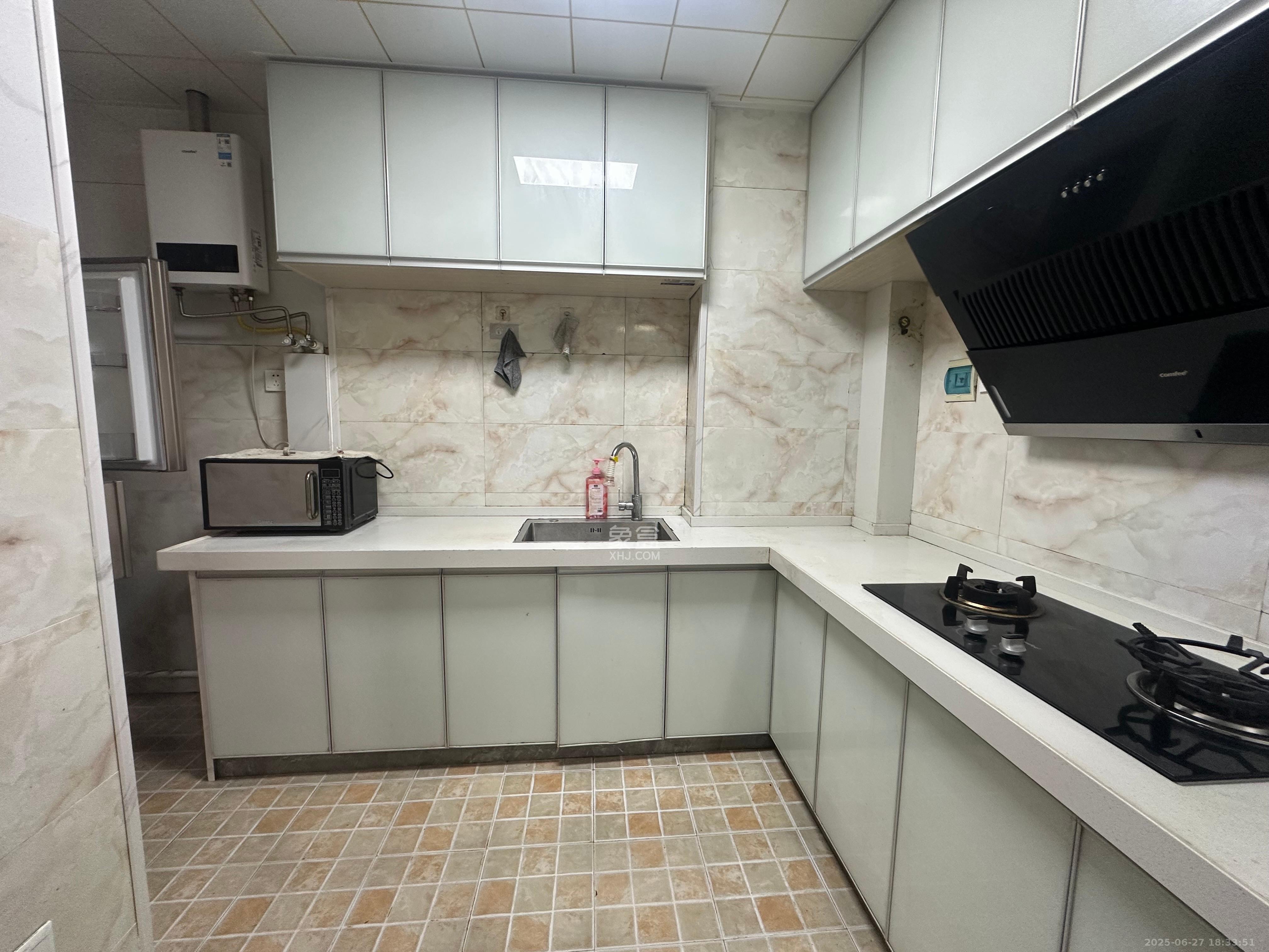 嘉顺苑 3室1厅1卫 2100.0元/月 嘉顺苑 3室1厅1卫 2100.0元/月室内图